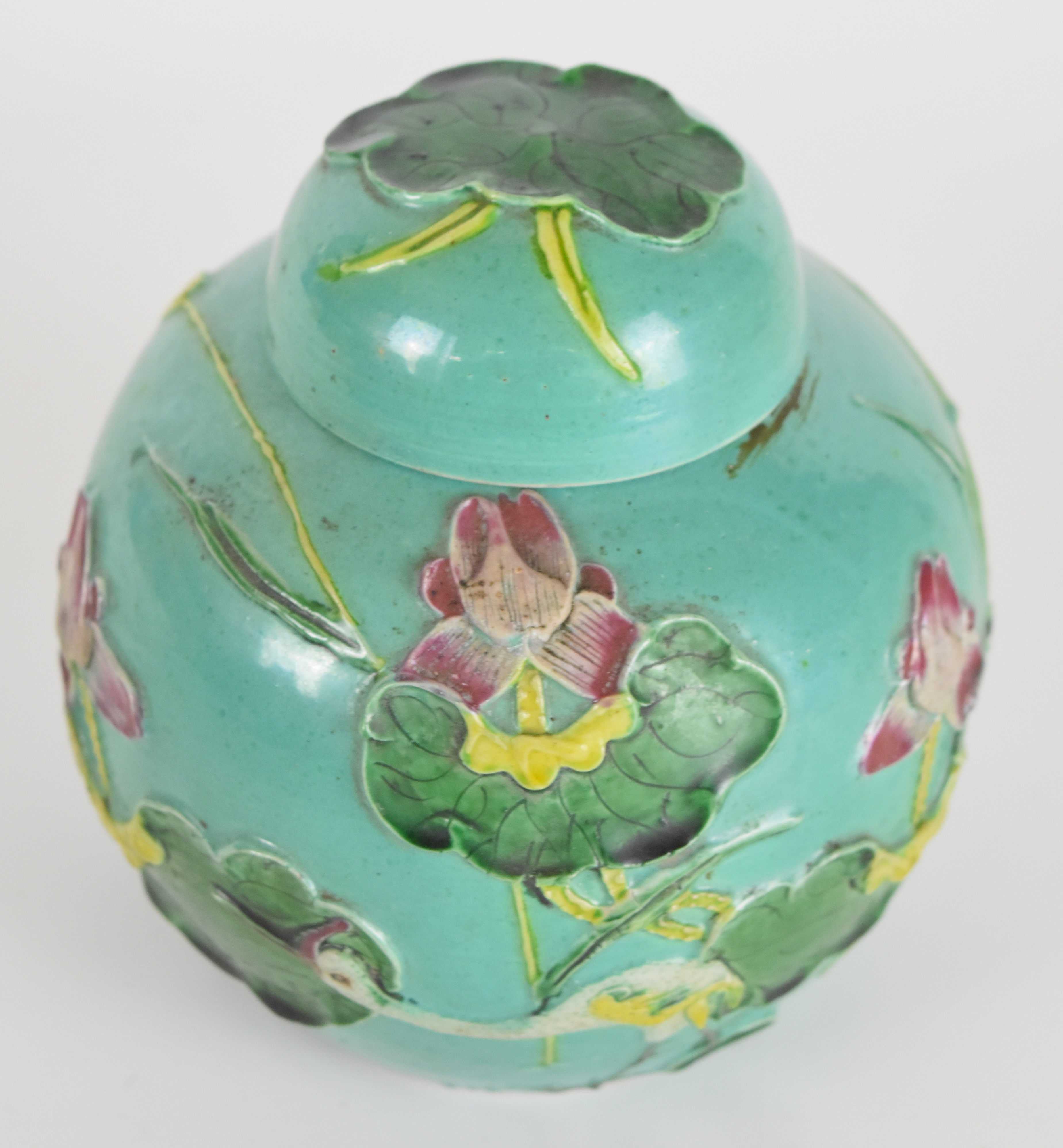 Chinese Sancai pottery ginger jar with relief decoration of birds and water lilies on a turquoise - Image 2 of 8