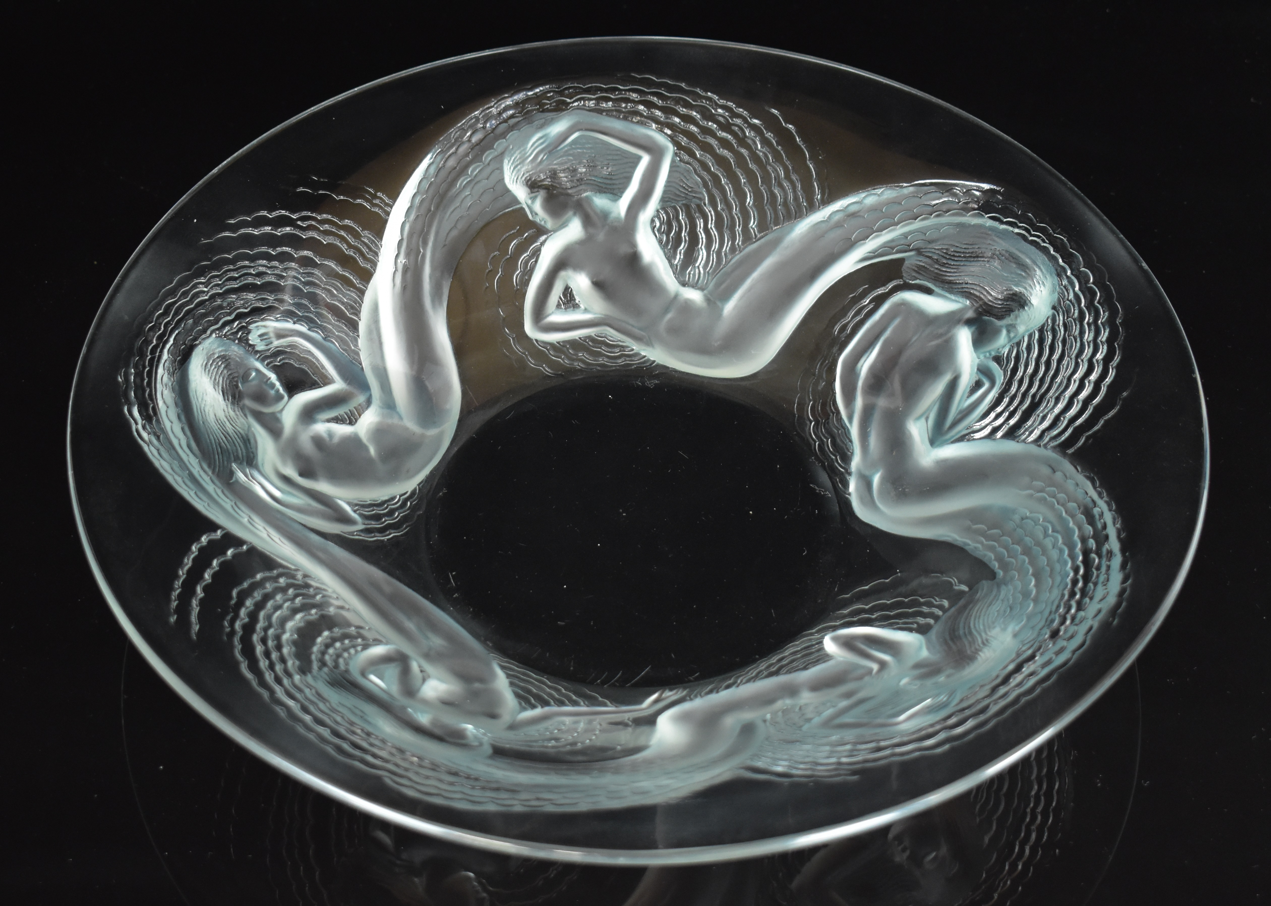 Lalique Calypso pattern glass bowl decorated in relief with five mermaids, No. 381, signed 'R - Image 5 of 16