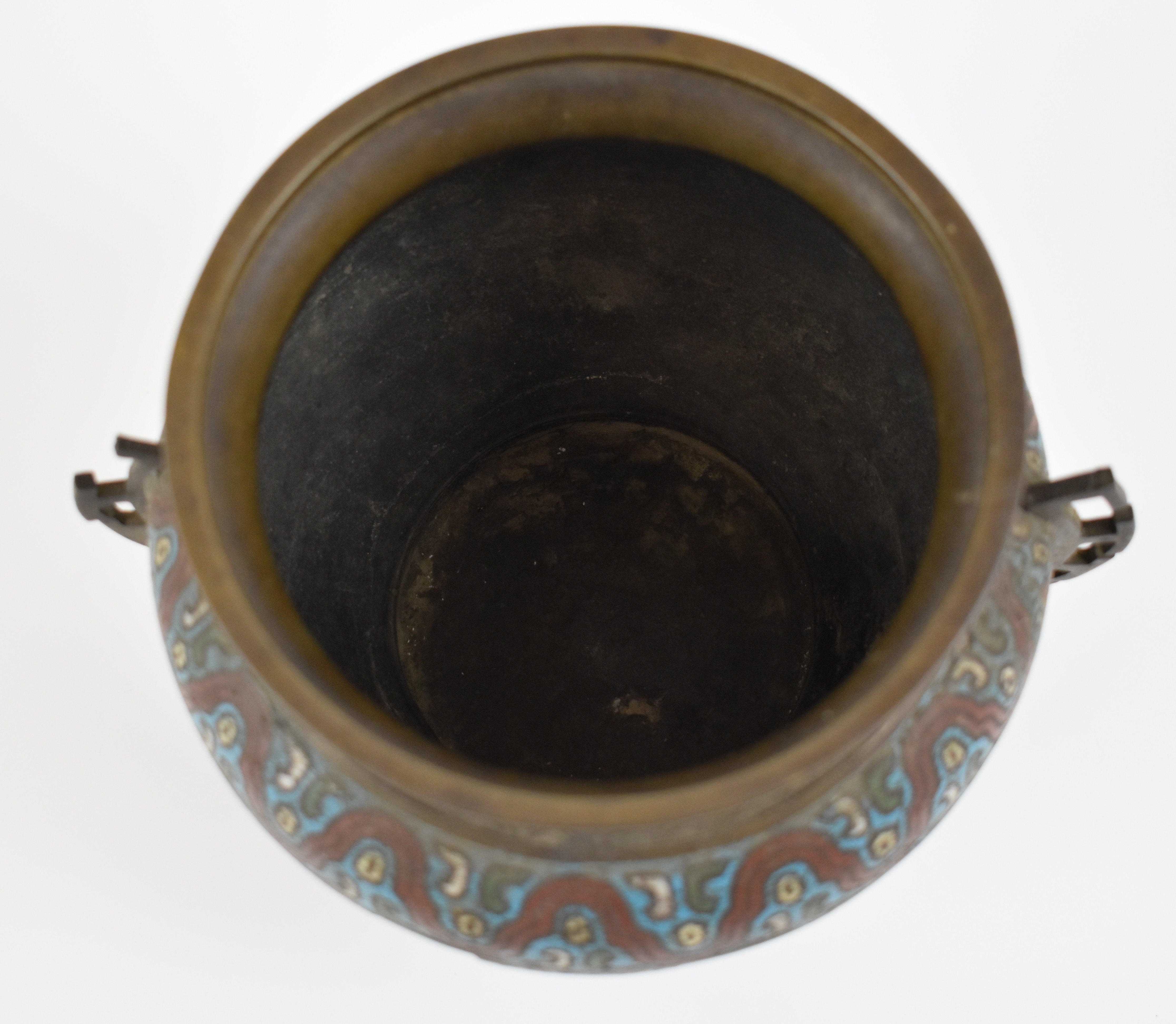 19thC Chinese cloisonné  twin handled pedestal censer / jardiniere, height 13.5cm x diameter 15cm - Image 5 of 6