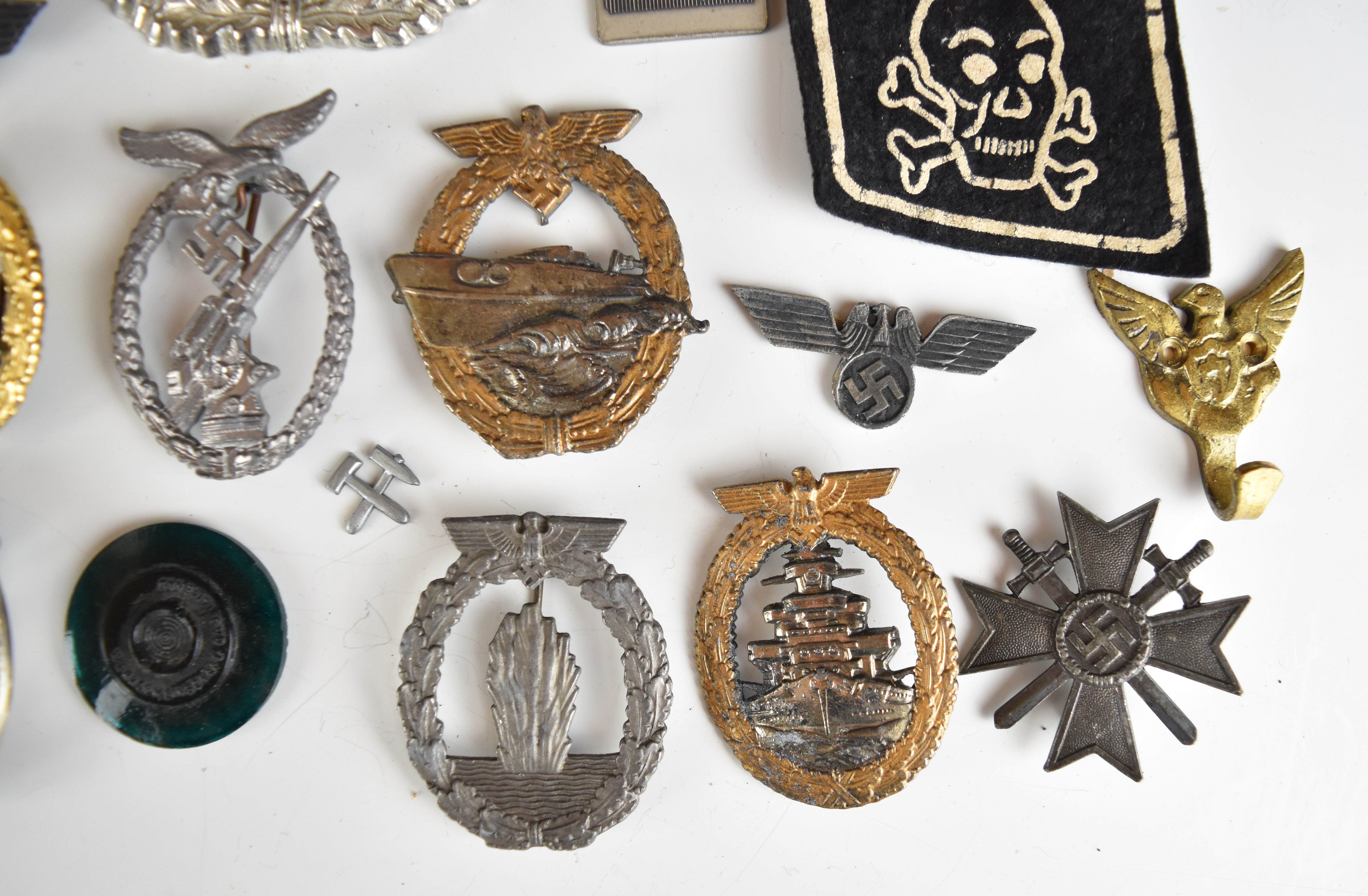 Replica German WW2 Nazi Third Reich badges, insignia and medals including High Seas Fleet, Artillery - Image 15 of 16