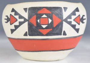 American Indian pottery bowl, diameter 11.5 x height 7.5cm