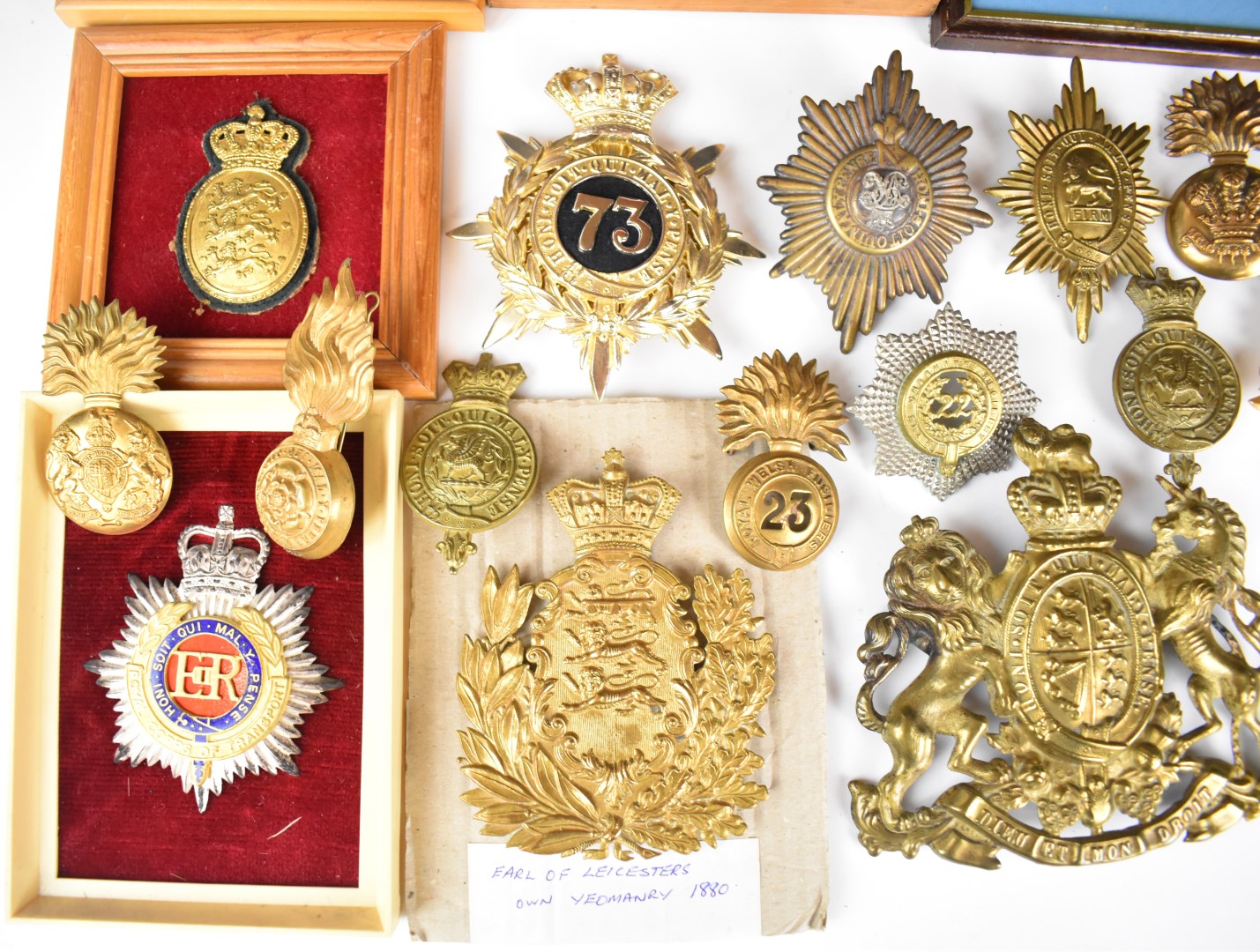 Collection of approximately 40 British Army badges for Glengarry, bearskin and other headwear - Image 6 of 14
