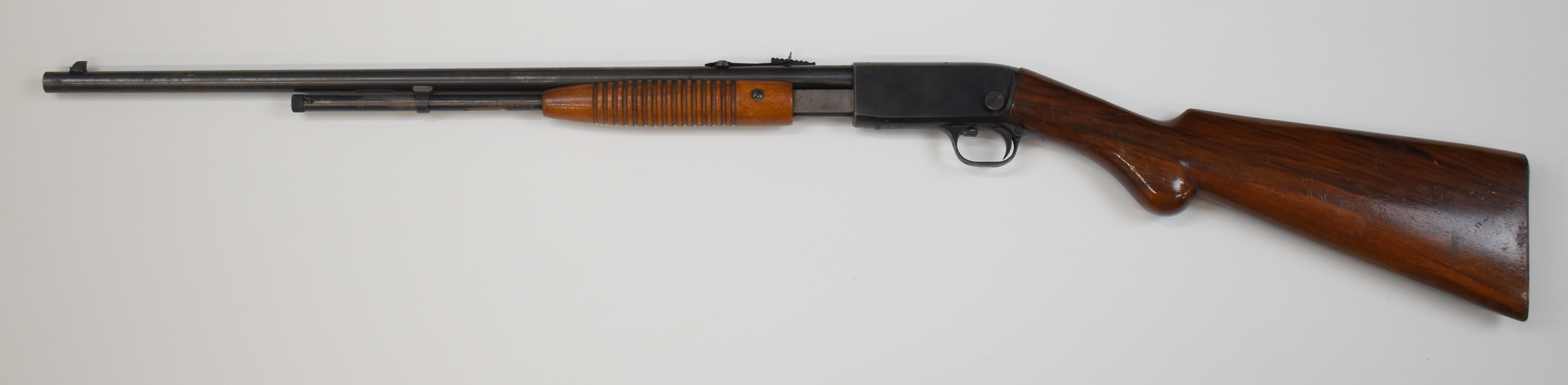 Browning .22 pump-action rifle with semi-pistol grip, adjustable sights and 21.5 inch barrel, - Image 6 of 9
