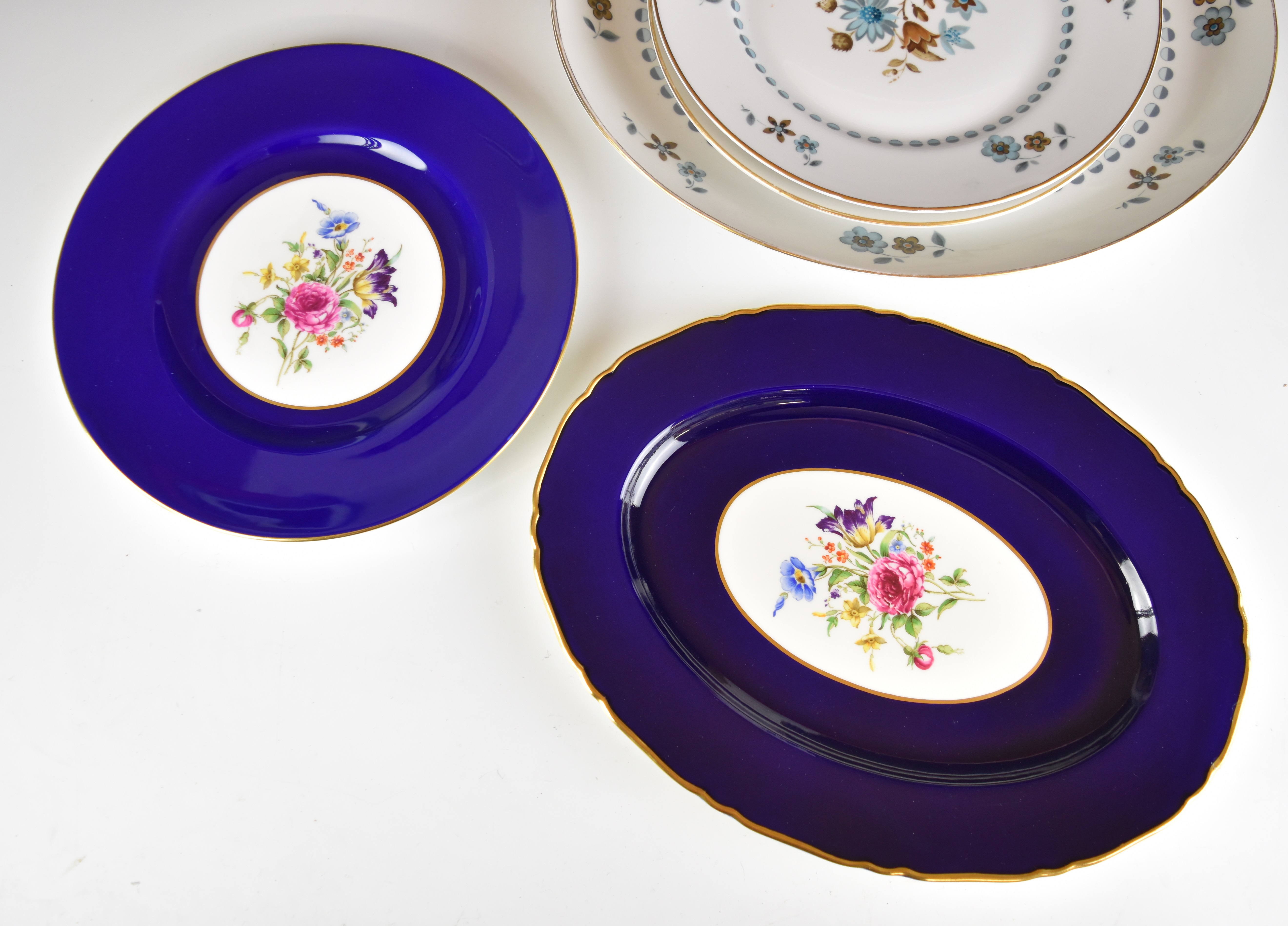 Royal Worcester dinner ware and cabinet plates decorated in Princess Royal, Pansy and Lucerne - Image 5 of 8
