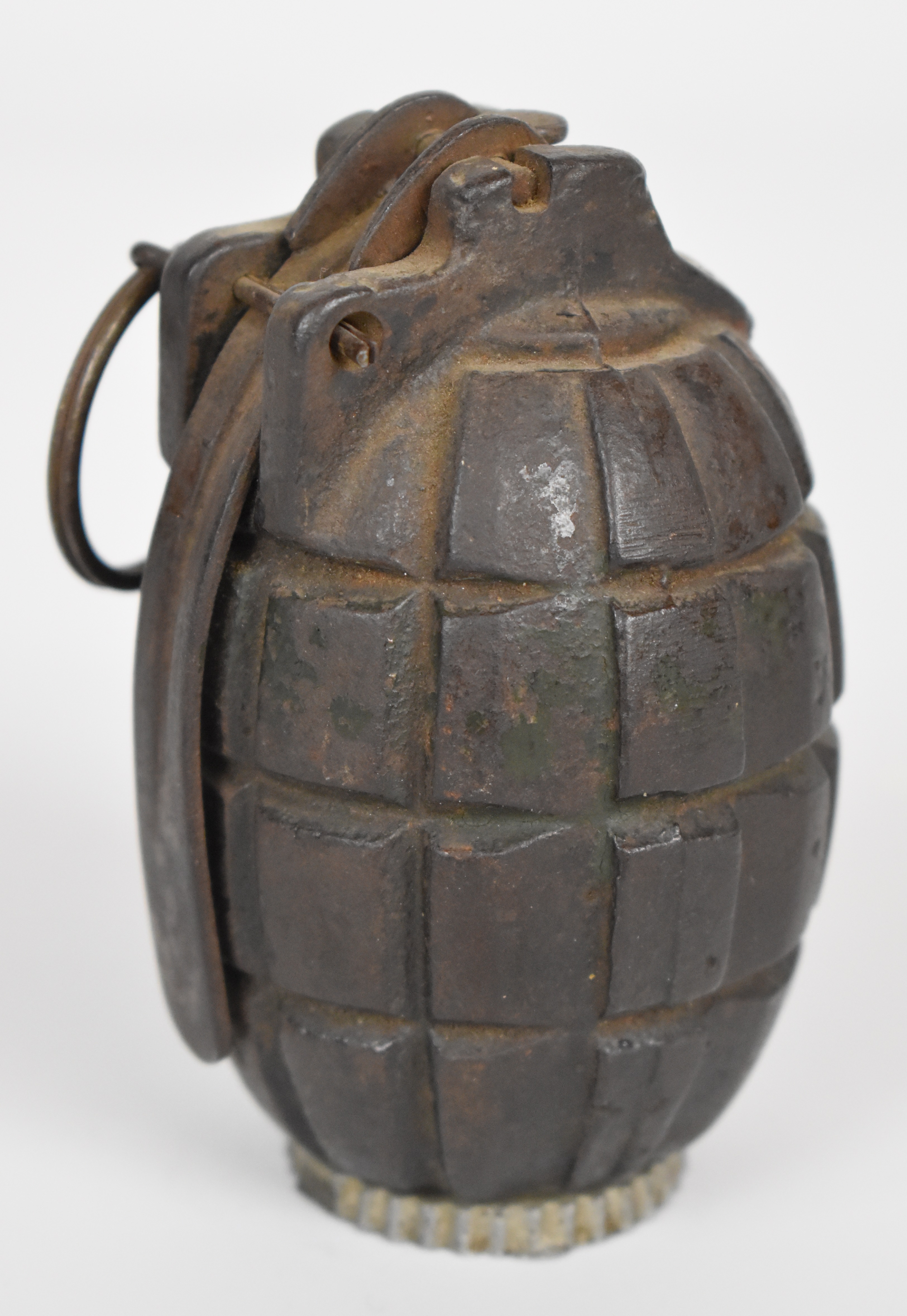 British WW1 inert Mills bomb / hand grenade stamped No 5 MK1, 1916, H & T.V - Image 3 of 3