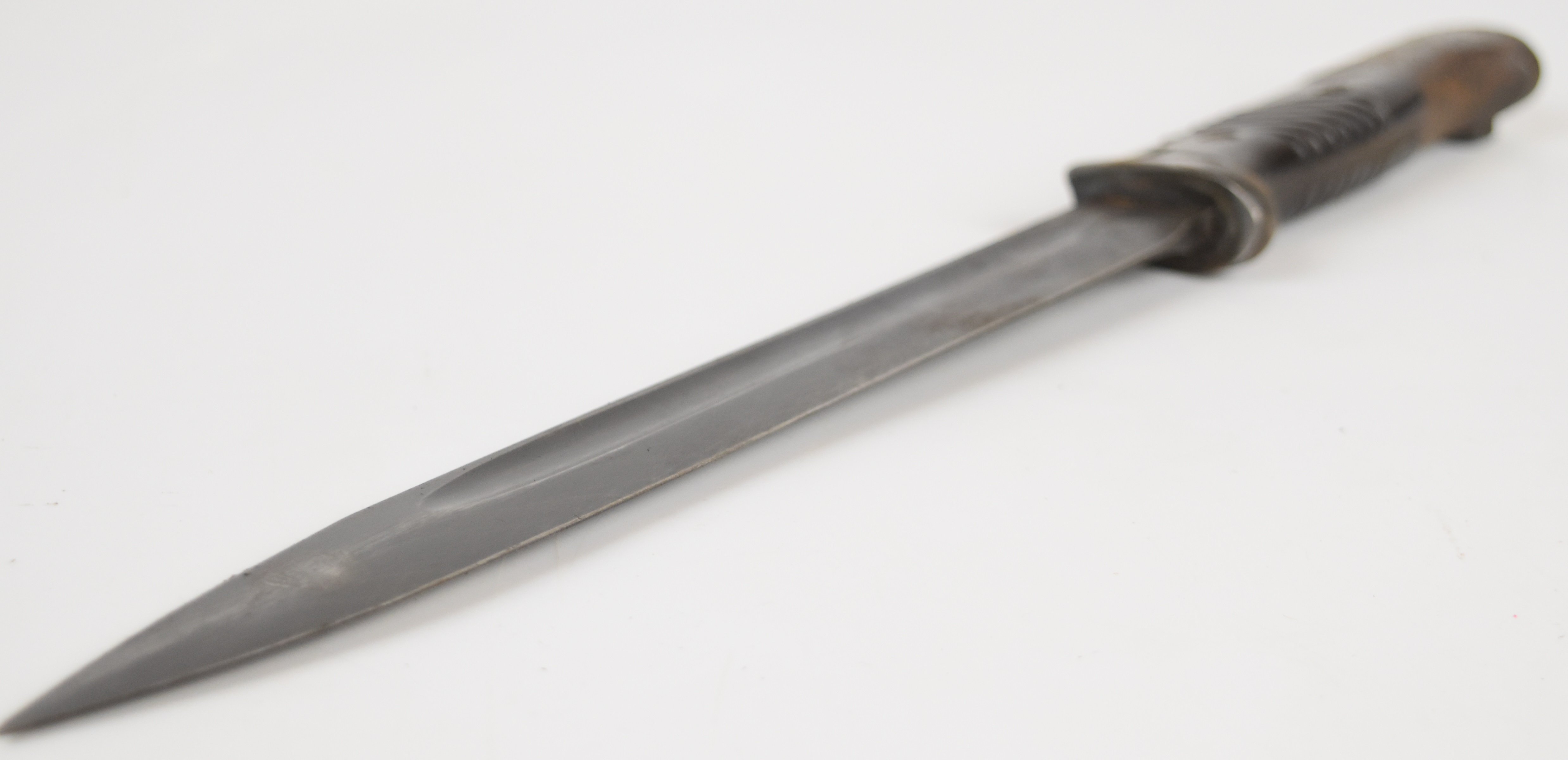 German WW2 K98 bayonet with Bakelite grips, flashguard, 43 cgh and 3769 to ricasso, 25cm fullered - Image 13 of 20