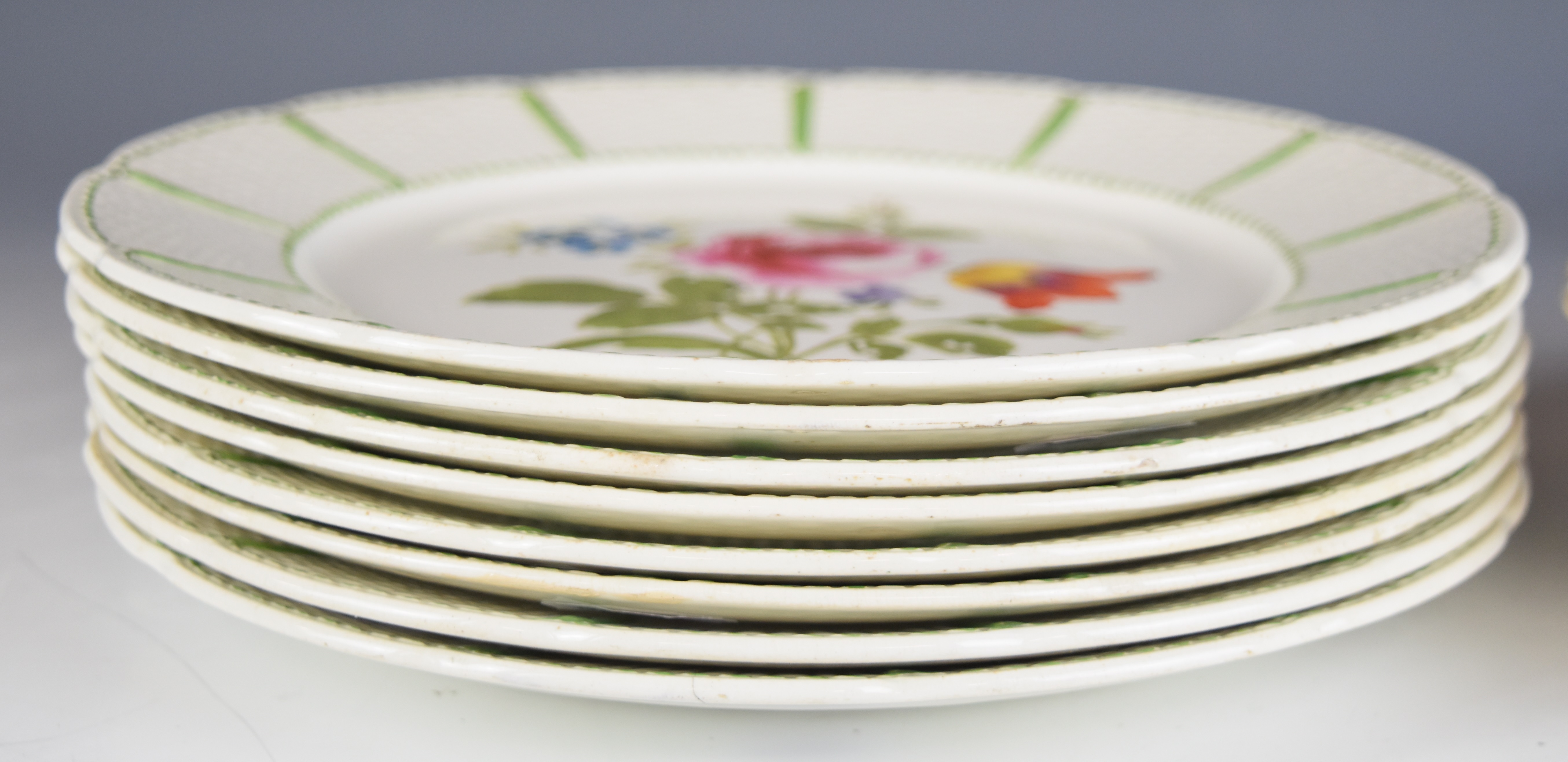 Wedgwood dessert set with relief moulded basket weave surround and floral decoration, comprising - Image 5 of 7