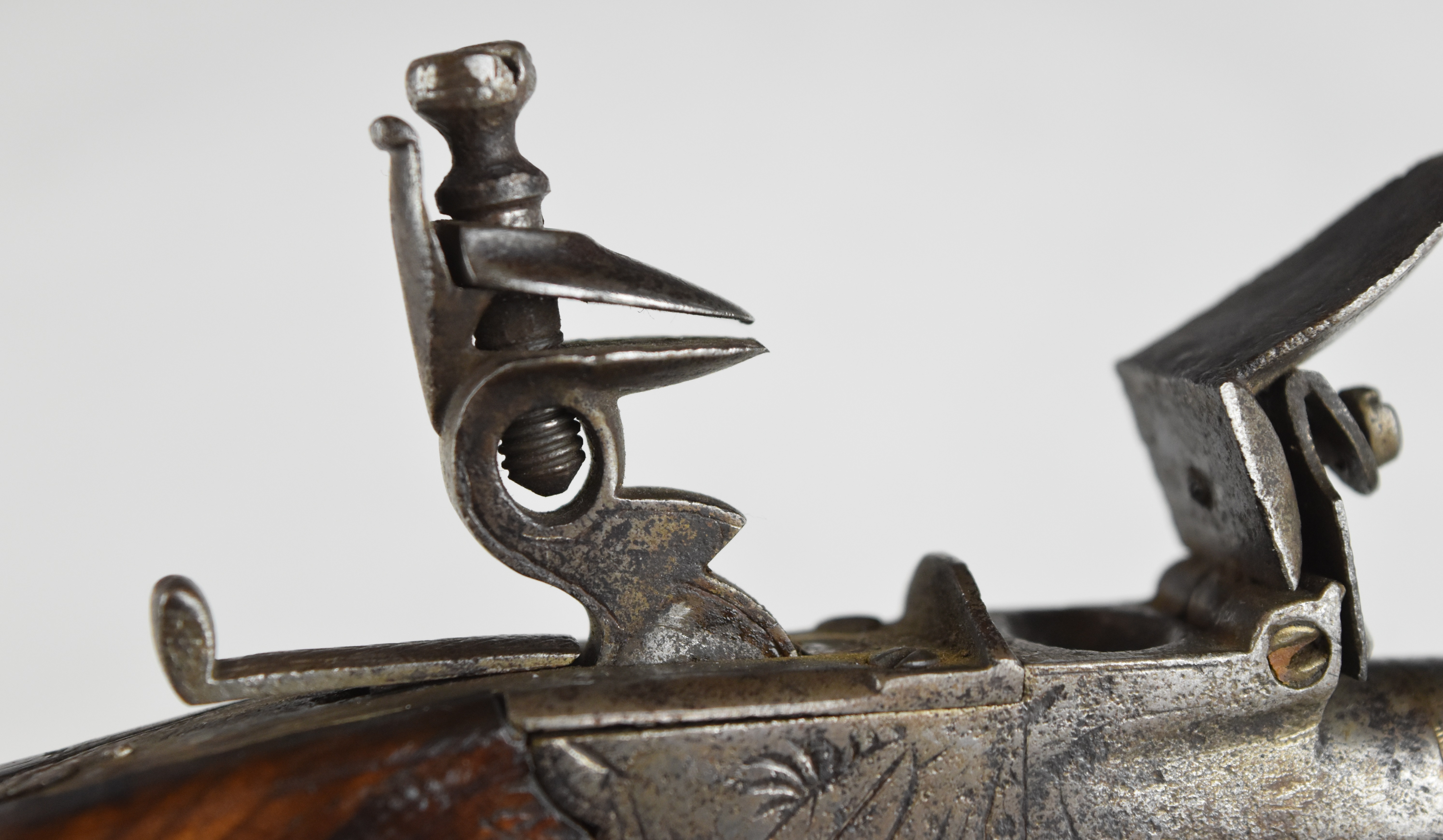 Unnamed 40 bore flintlock pocket pistol with engraved lock, wooden grip and 2 inch turn-off - Image 10 of 12