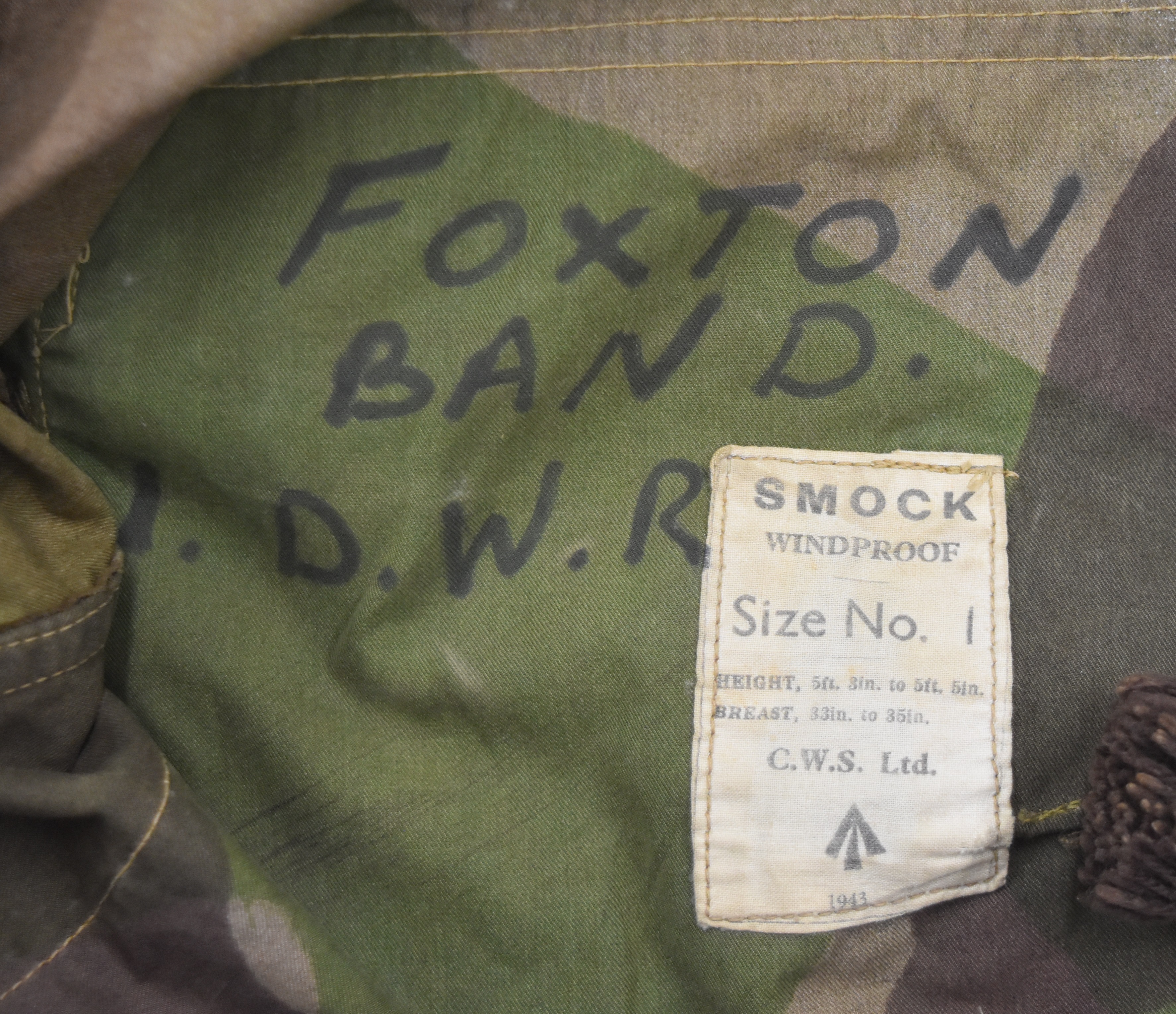 British WW2 SAS windproof camouflage smock with two breast and two lower pockets, integrated hood, - Image 3 of 4