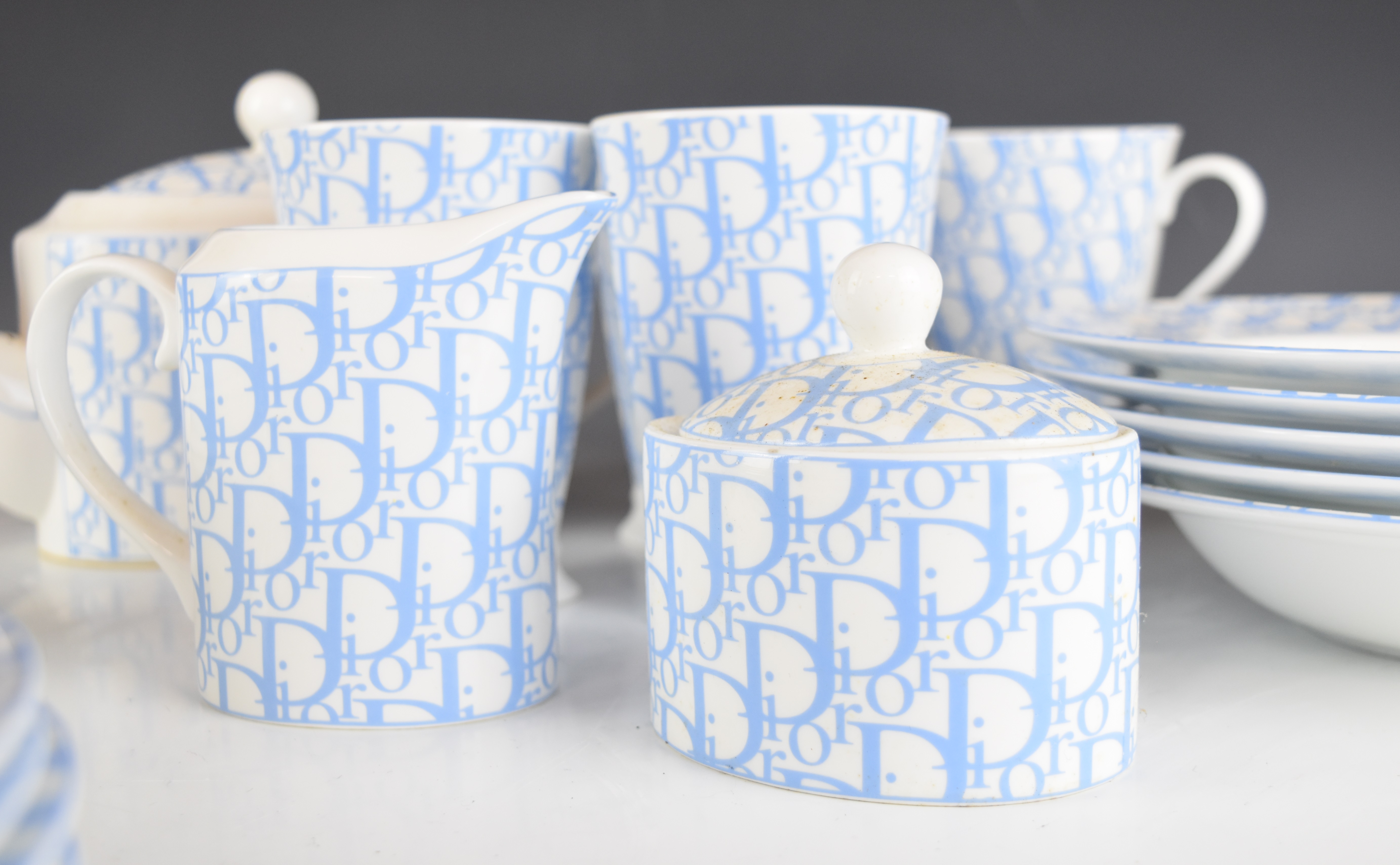 Dior designer porcelain dinner and teaware with Dior motif decoration, approximately 27 pieces, - Image 9 of 14