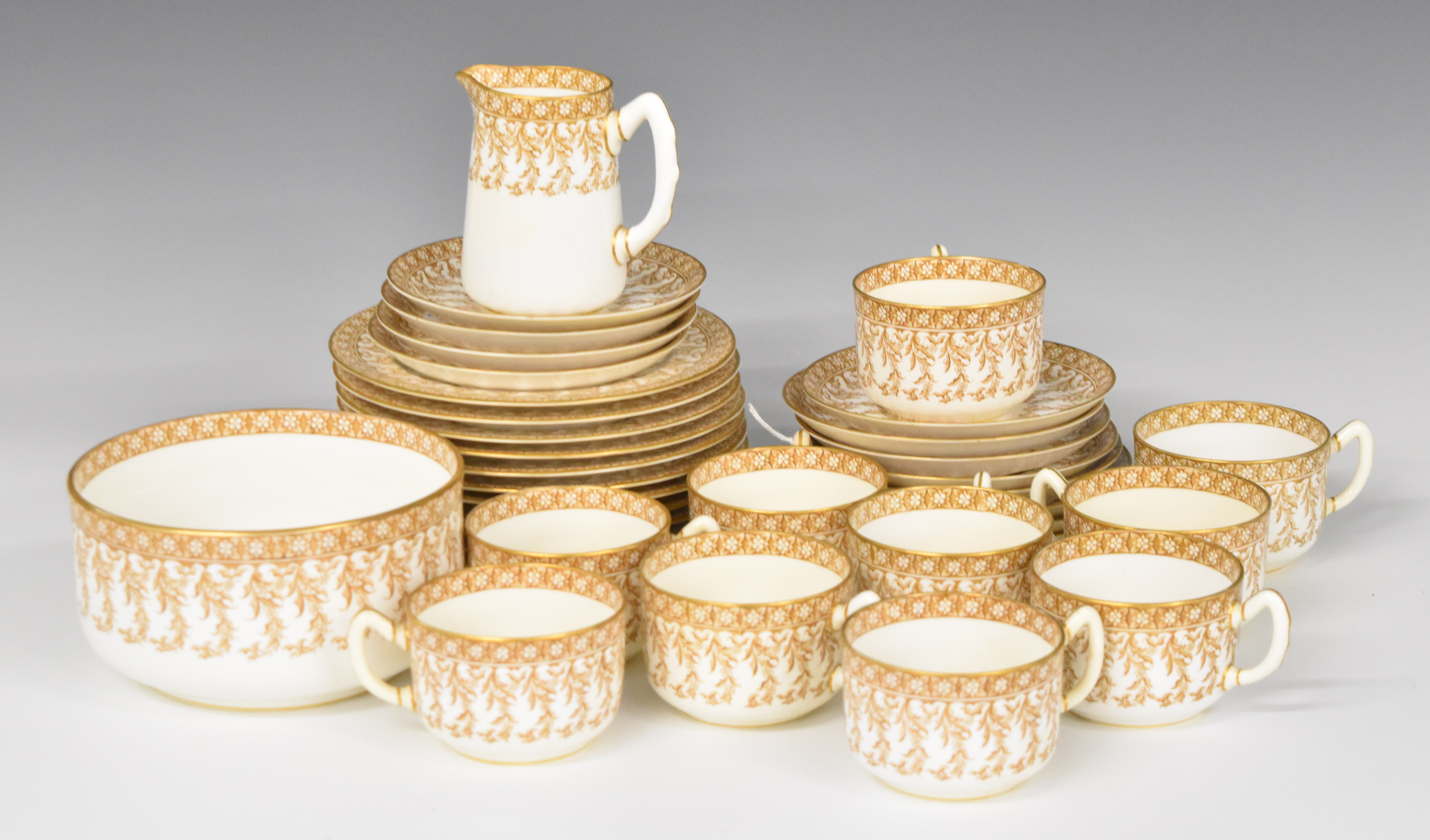 Royal Worcester vintage tea ware, approximately 34 pieces - Image 7 of 12