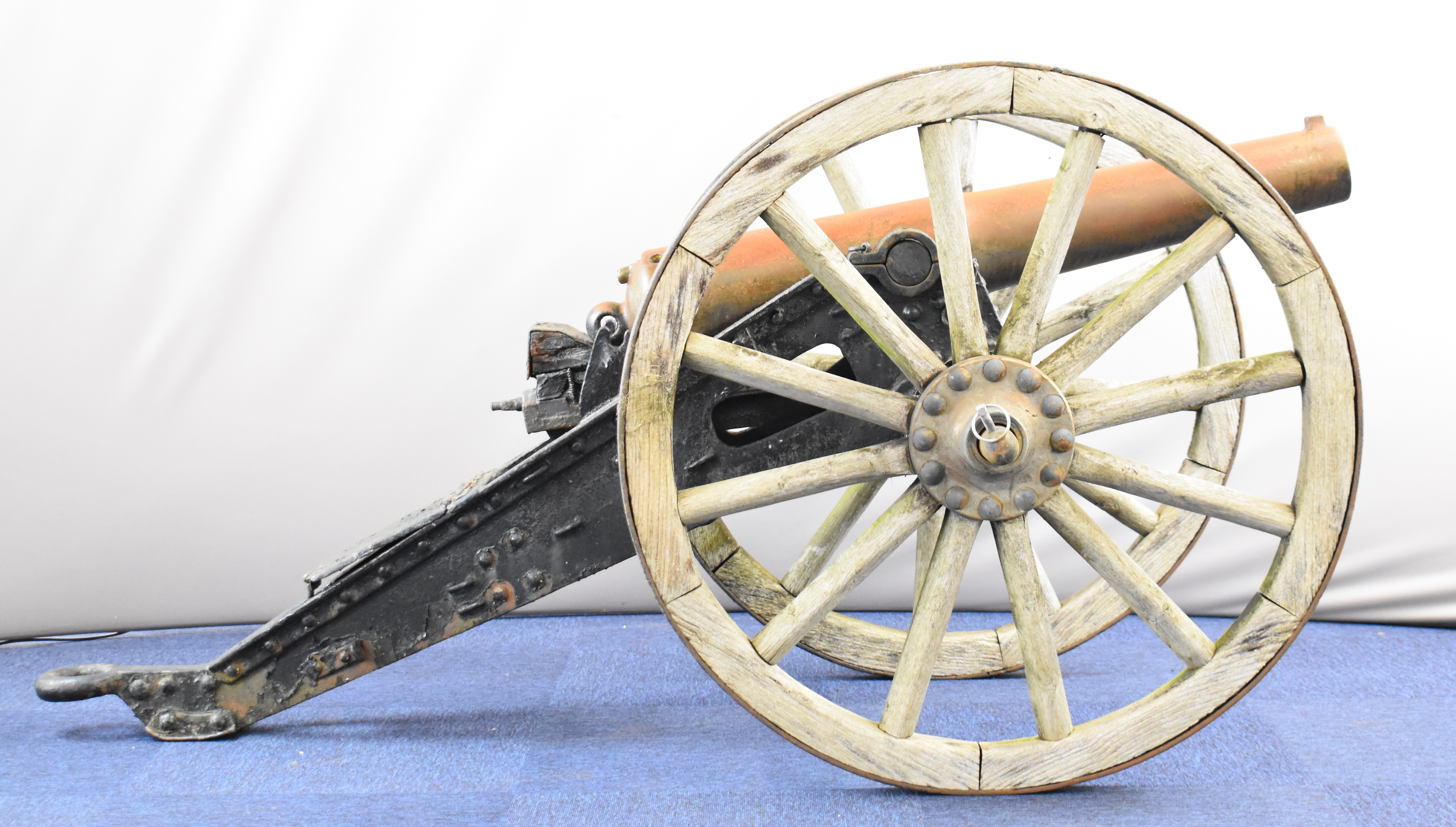 British Mark IV steel 7-pounder 200lbs RML (rifled muzzle loading) gun. The 40 inch graduated barrel - Image 2 of 13