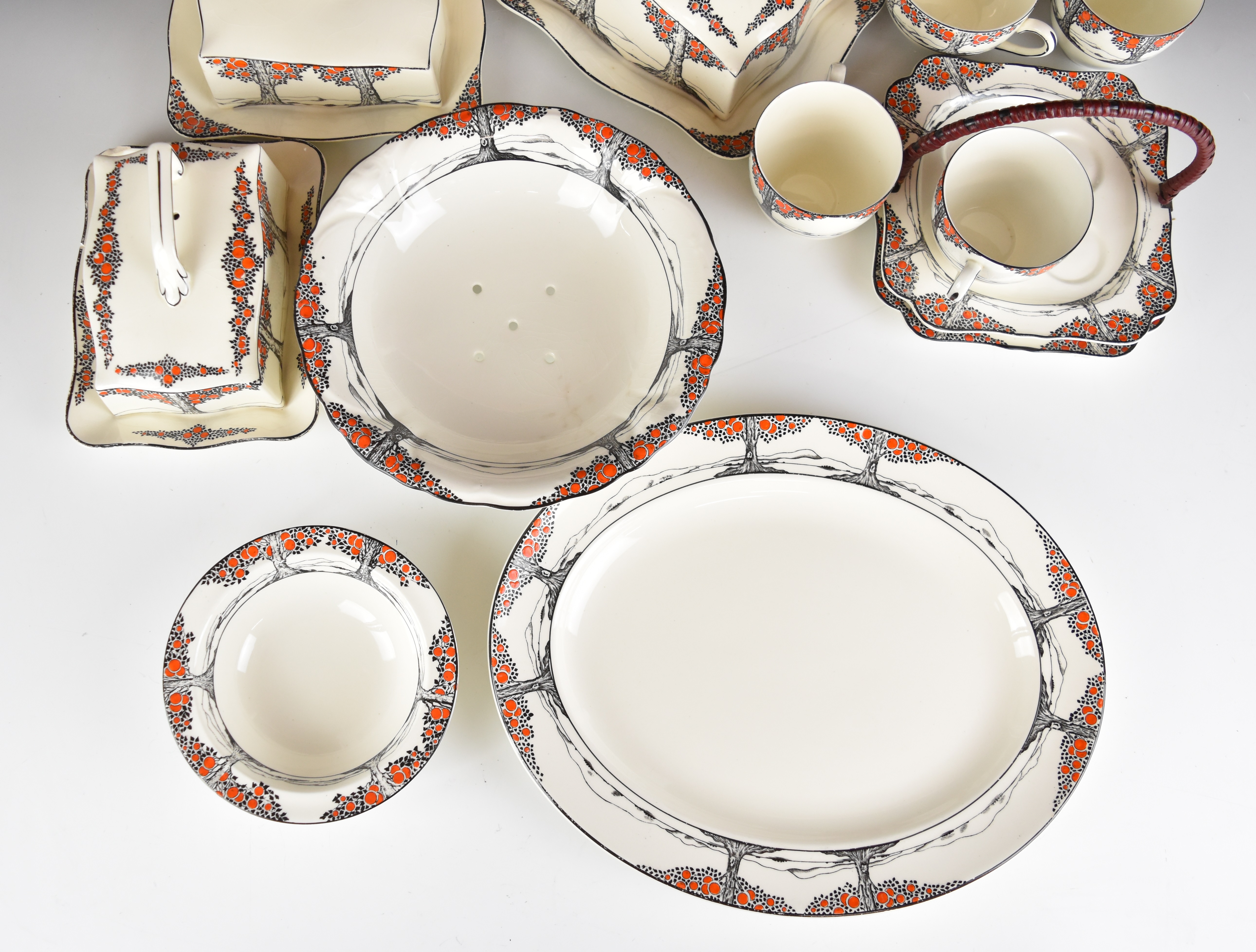 Crown Ducal dinner, tea and decorative ware decorated in the Orange Tree pattern including three tea - Image 18 of 24