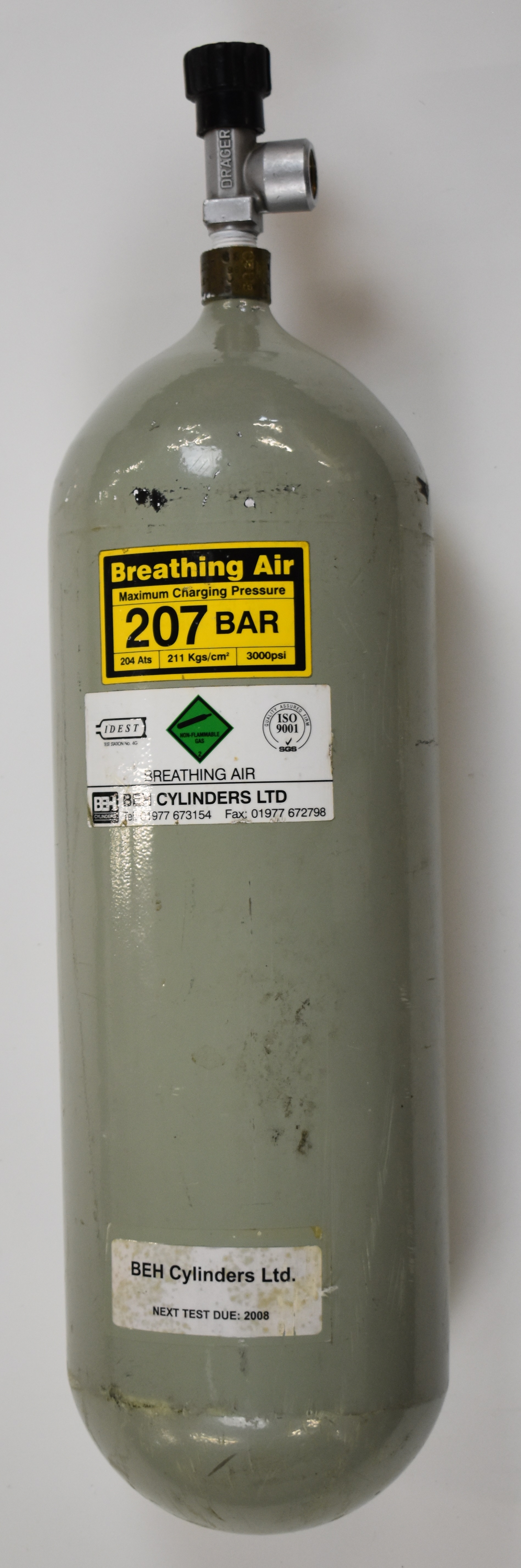 Approximately 12 litre 13kg compressed air bottle suitable for re-filling PCP air rifles. Please