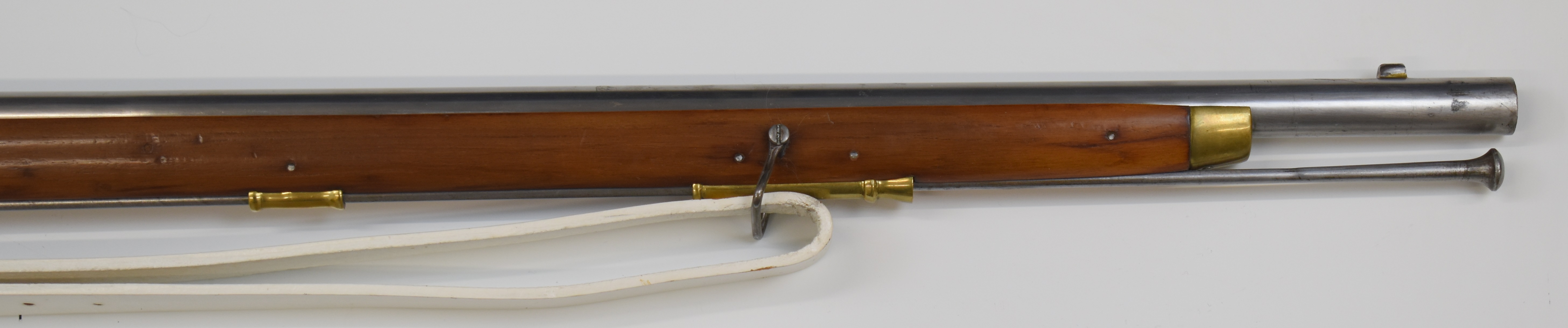 British Brown Bess flintlock musket with 'Tower' and crown over 'GR' cypher to the lock, brass - Image 5 of 10