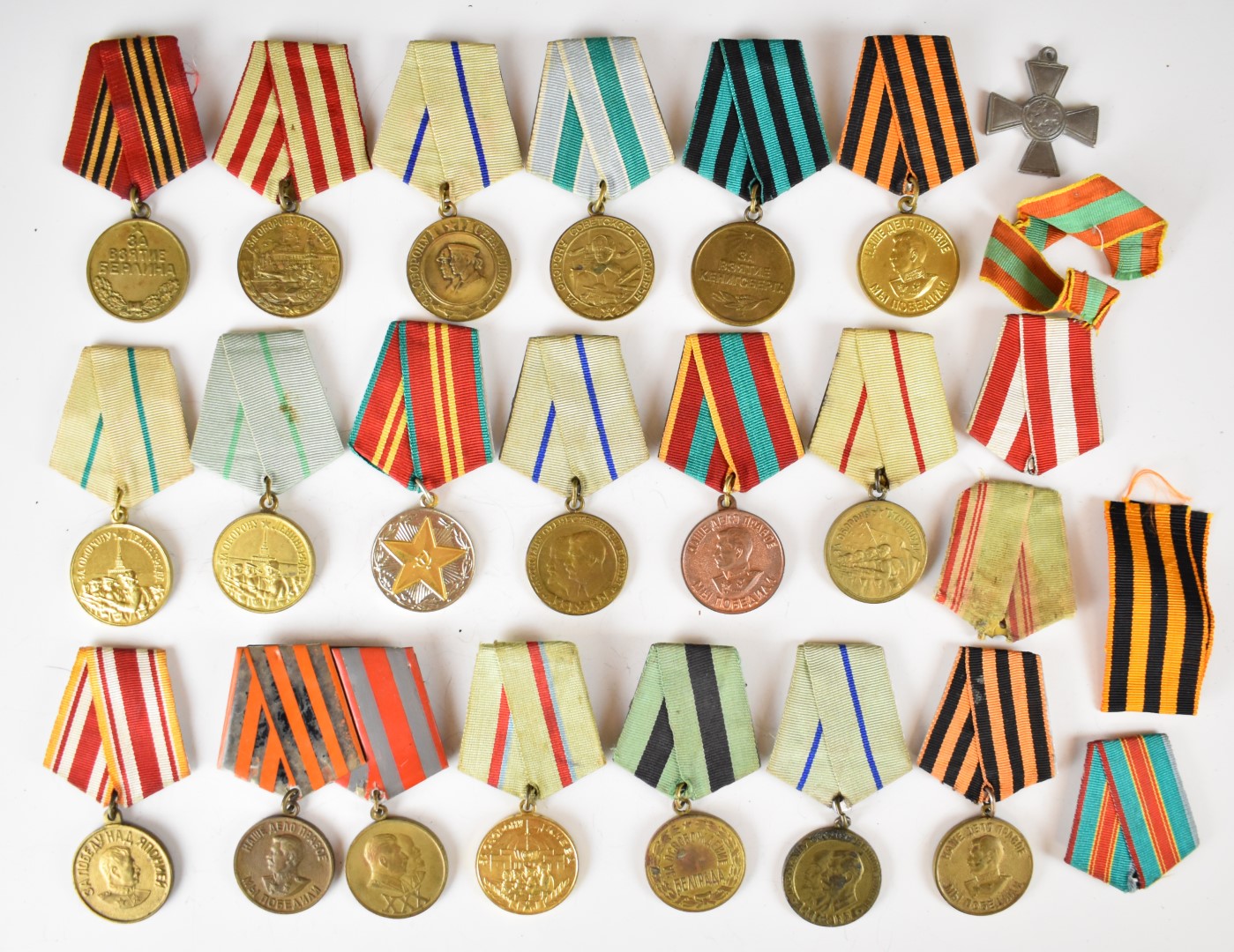 Collection of twenty Russian medals including Liberation of Belgrade, Defence of Leningrad,