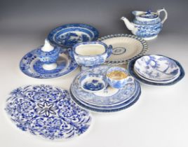 19thC blue and white English and Chinese porcelain / ceramics including Chinese export dish,