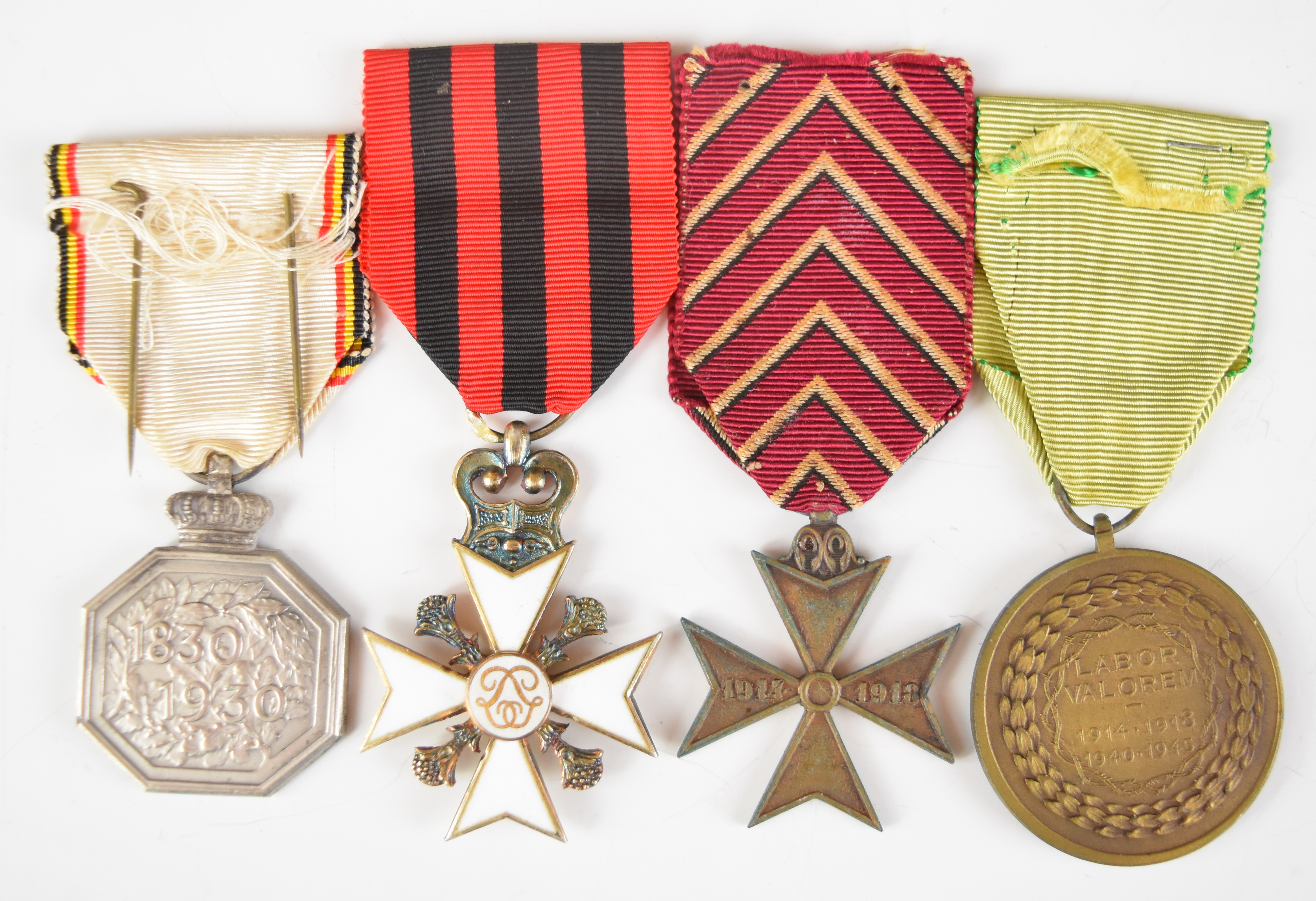 Collection of twenty two Belgium WW1 and WW2 military and civil medals including Air Defence, - Image 6 of 7