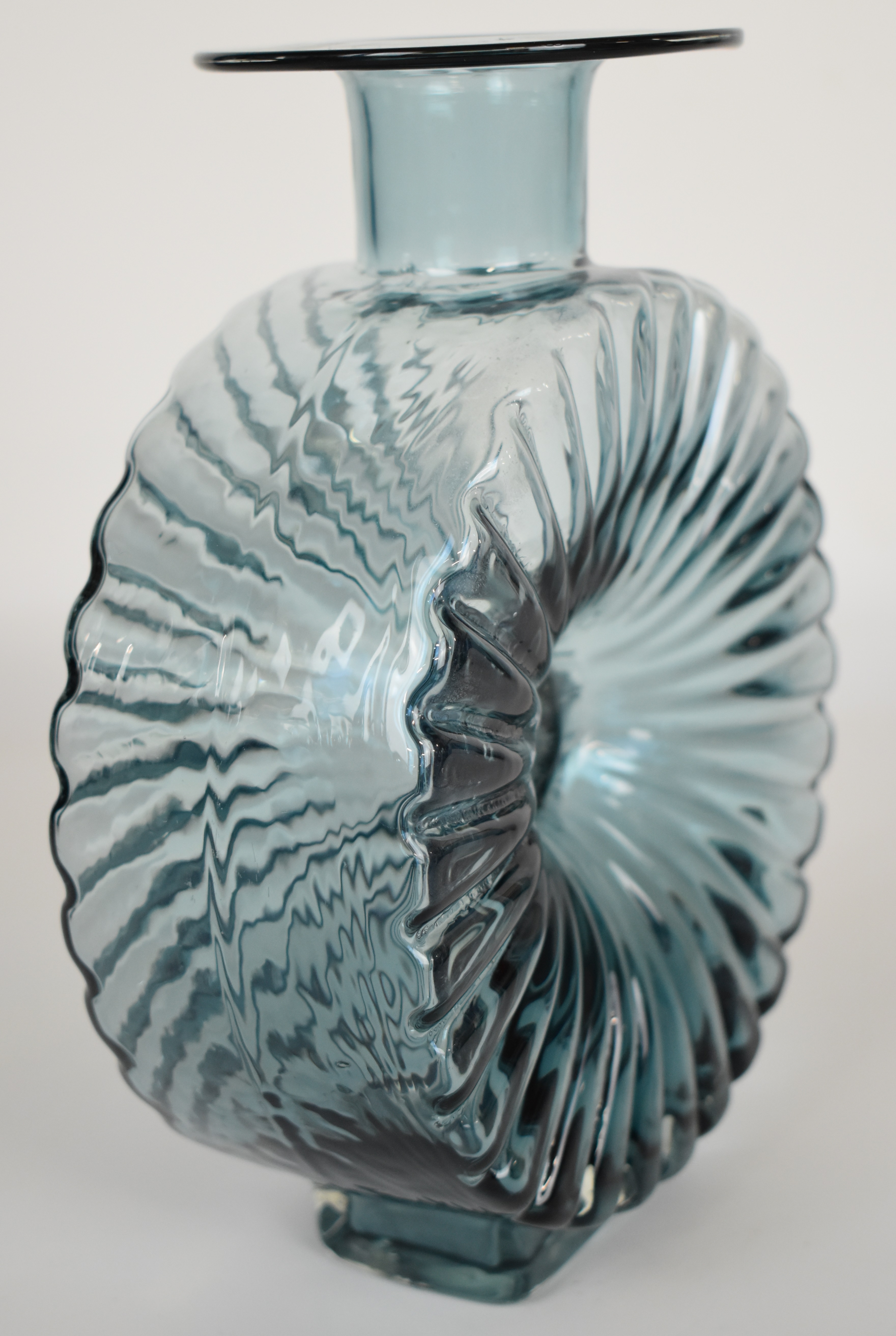 Helena Tynell for Riihimaen Lasi Riihimaki Aurinkopullo Sun Bottle glass vase in indigo blue, 22.5cm - Image 2 of 4