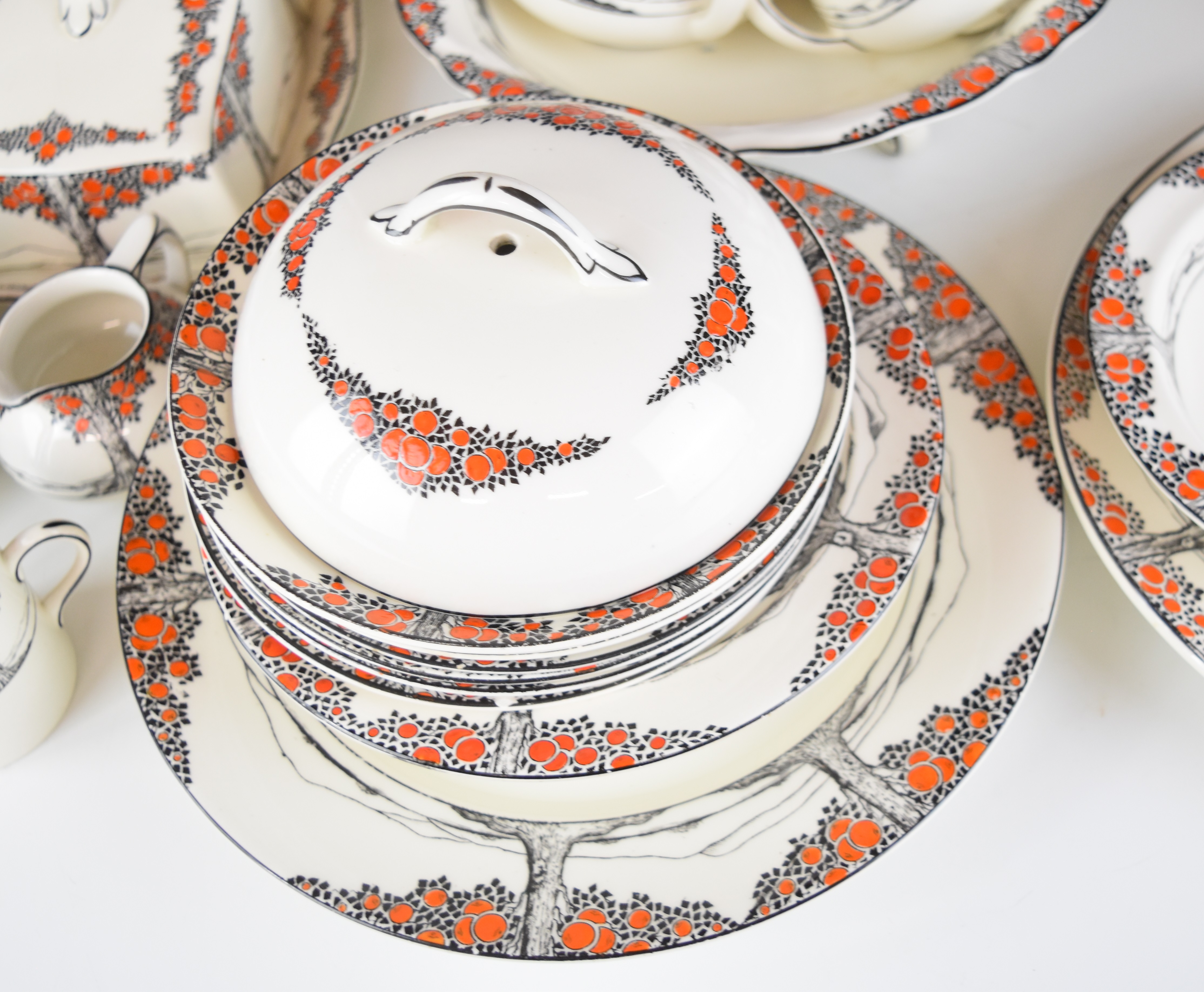 Crown Ducal dinner, tea and decorative ware decorated in the Orange Tree pattern including three tea - Image 4 of 24