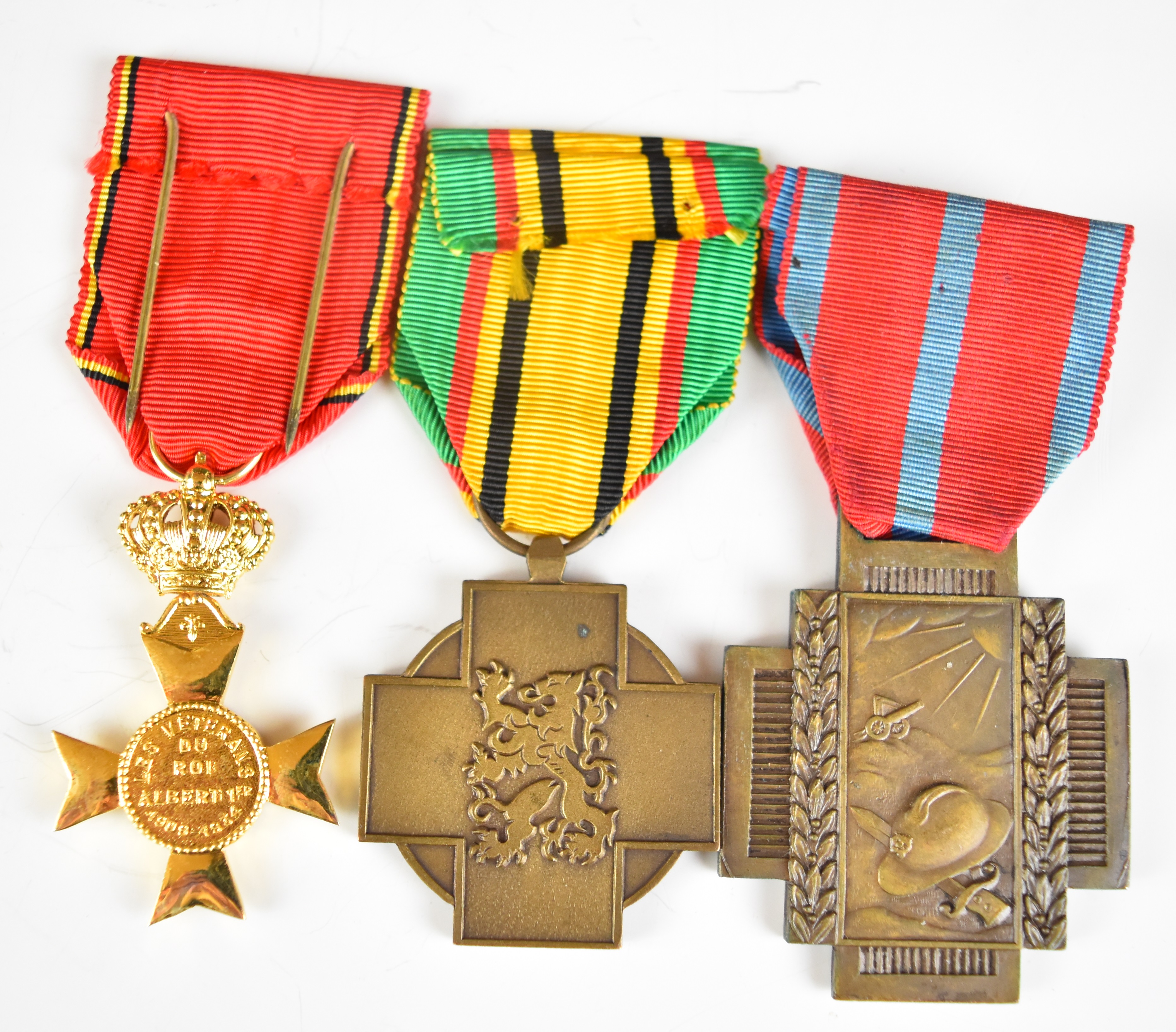 Collection of twenty two Belgium WW1 and WW2 military and civil medals including Air Defence, - Image 2 of 7