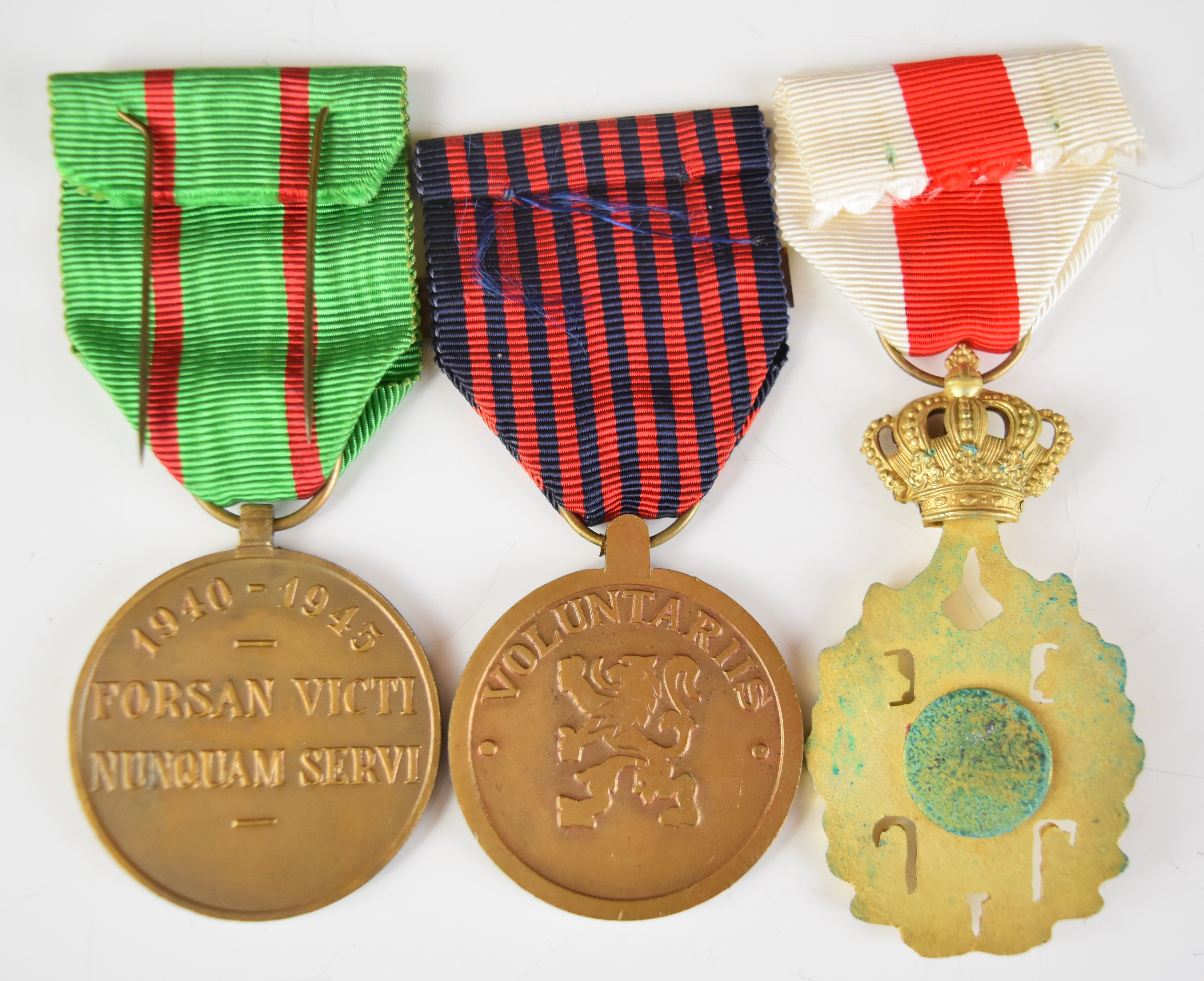 Collection of twenty two Belgium WW1 and WW2 military and civil medals including Air Defence, - Image 7 of 7