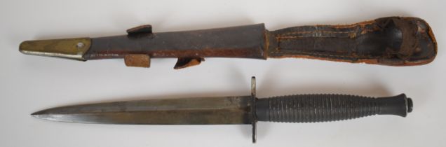 British WW2 Fairbairn Sykes 3rd pattern fighting knife stamped with broad arrow mark and B2, with