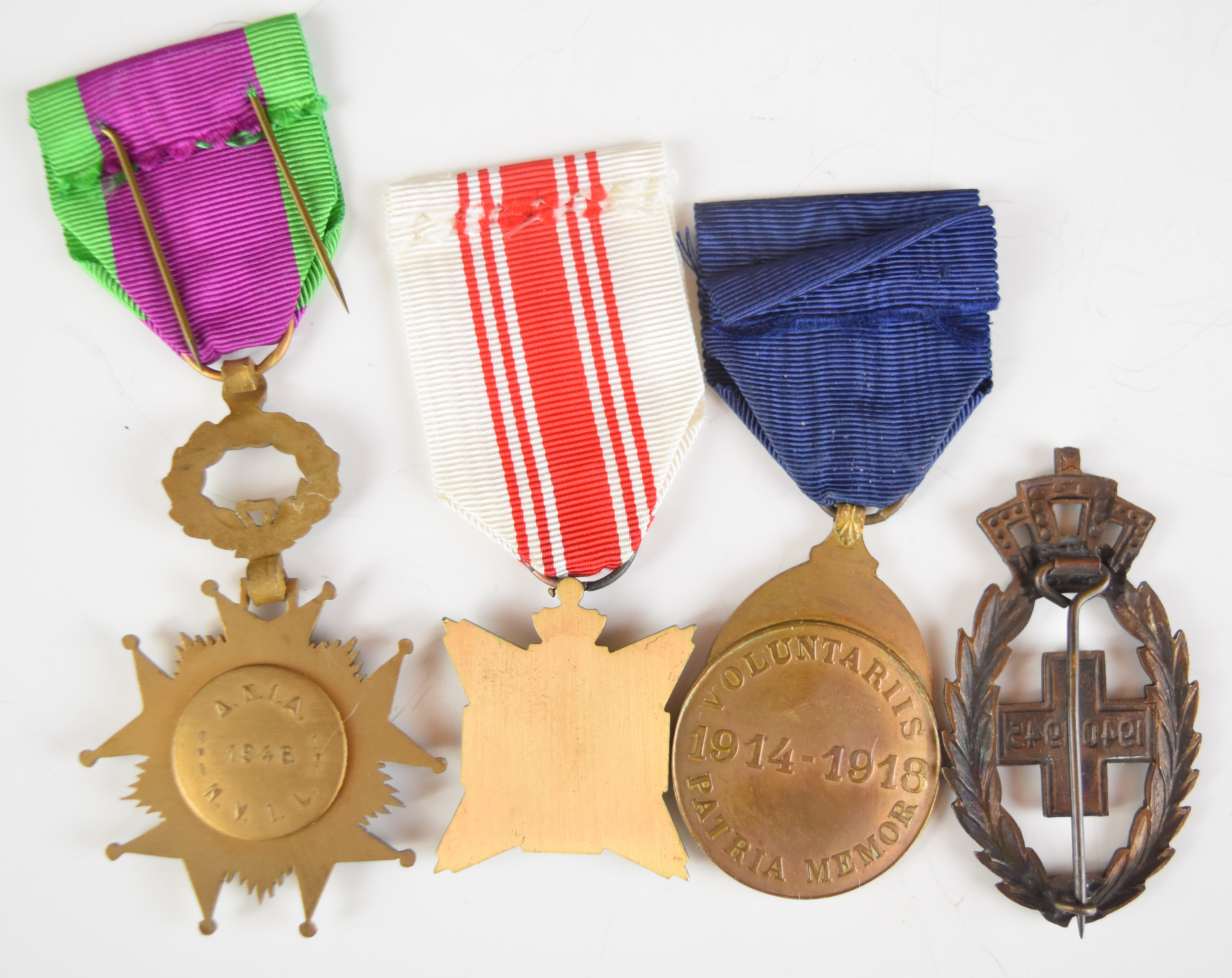 Collection of twenty two Belgium WW1 and WW2 military and civil medals including Air Defence, - Image 4 of 7