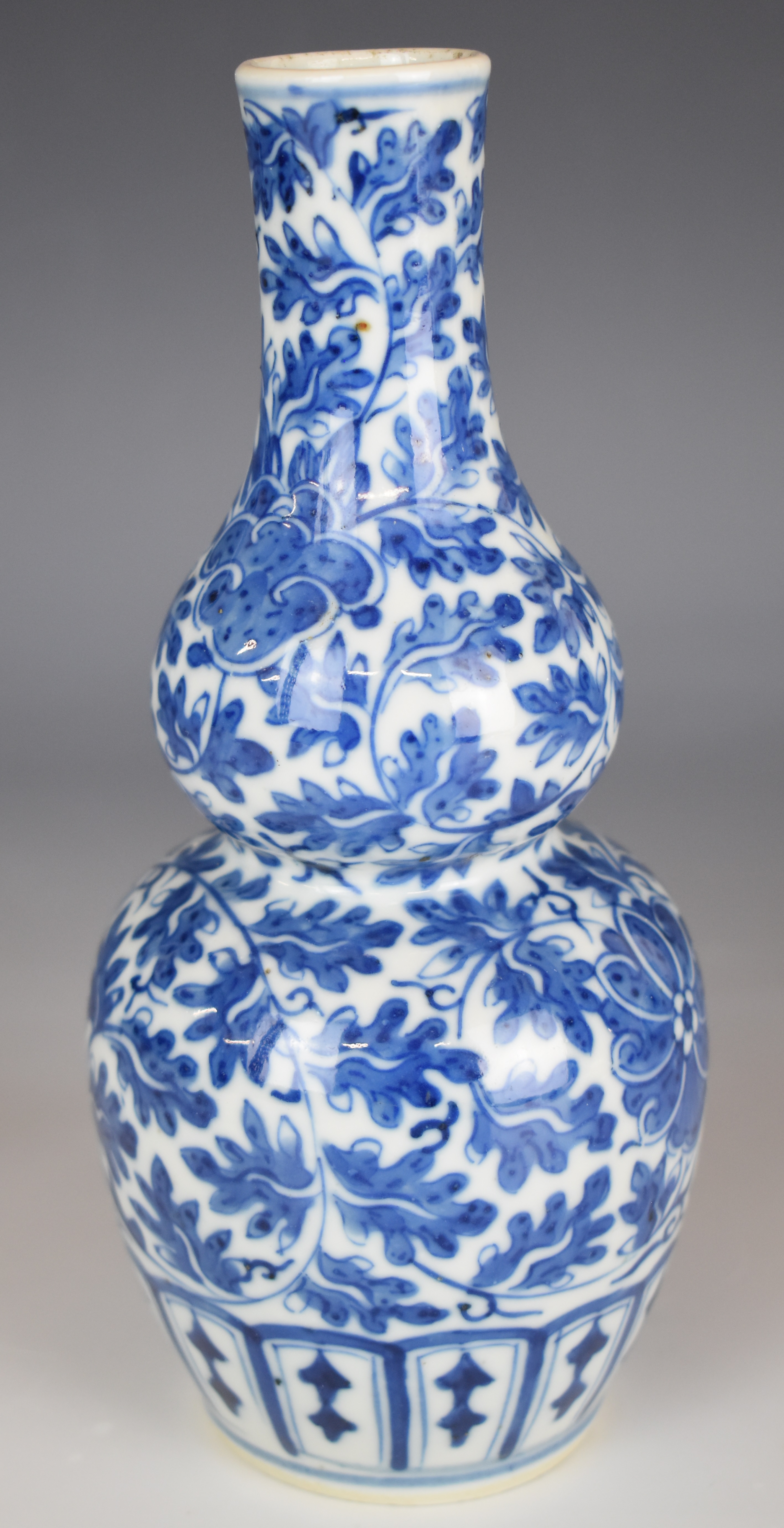 19thC Chinese blue and white double gourd vase, height 19cm - Image 4 of 6