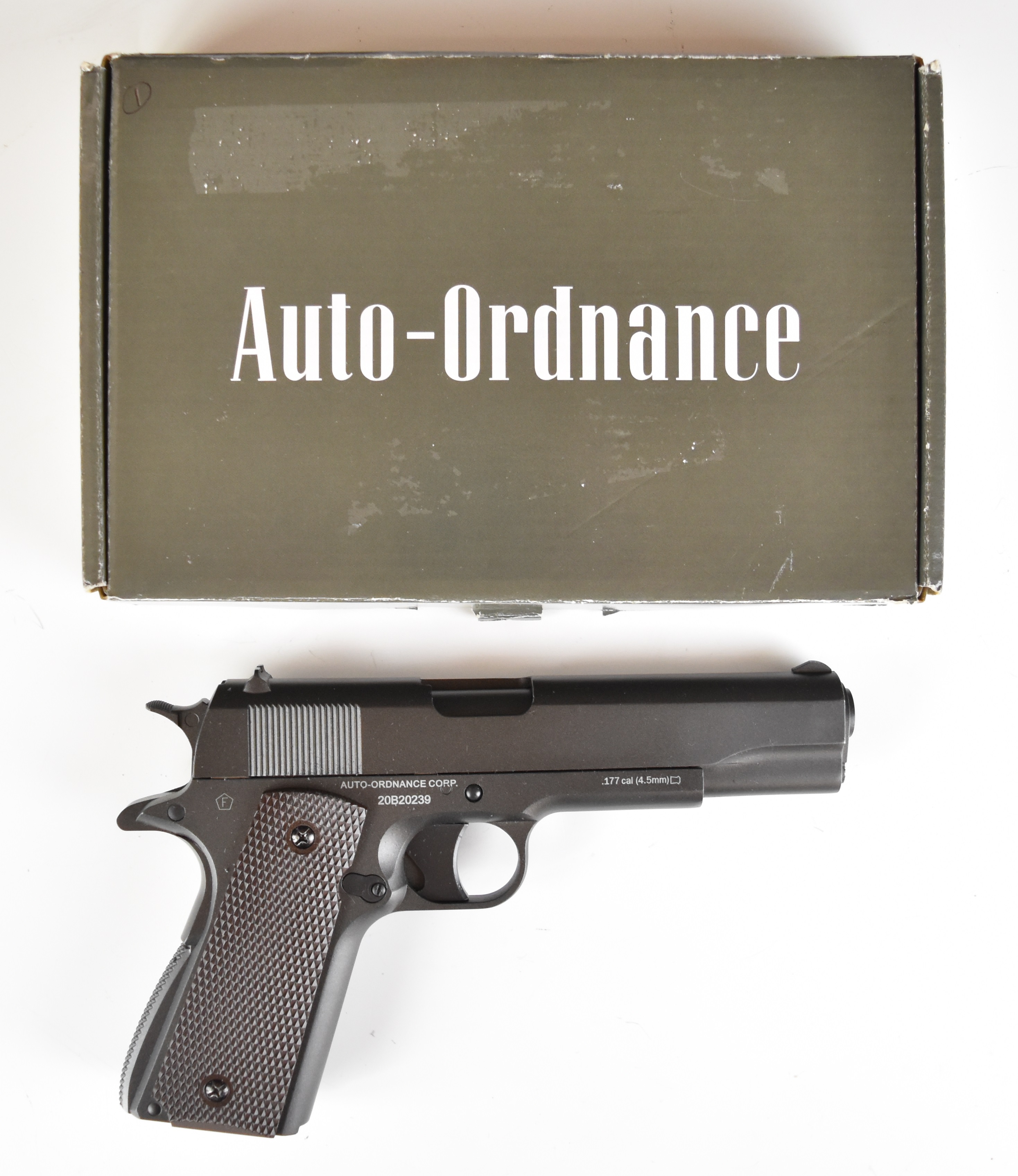 Cybergun Auto-Ordnance 1911 A1 US Army .177 CO2 air pistol with chequered faux wooden grips and - Image 18 of 34