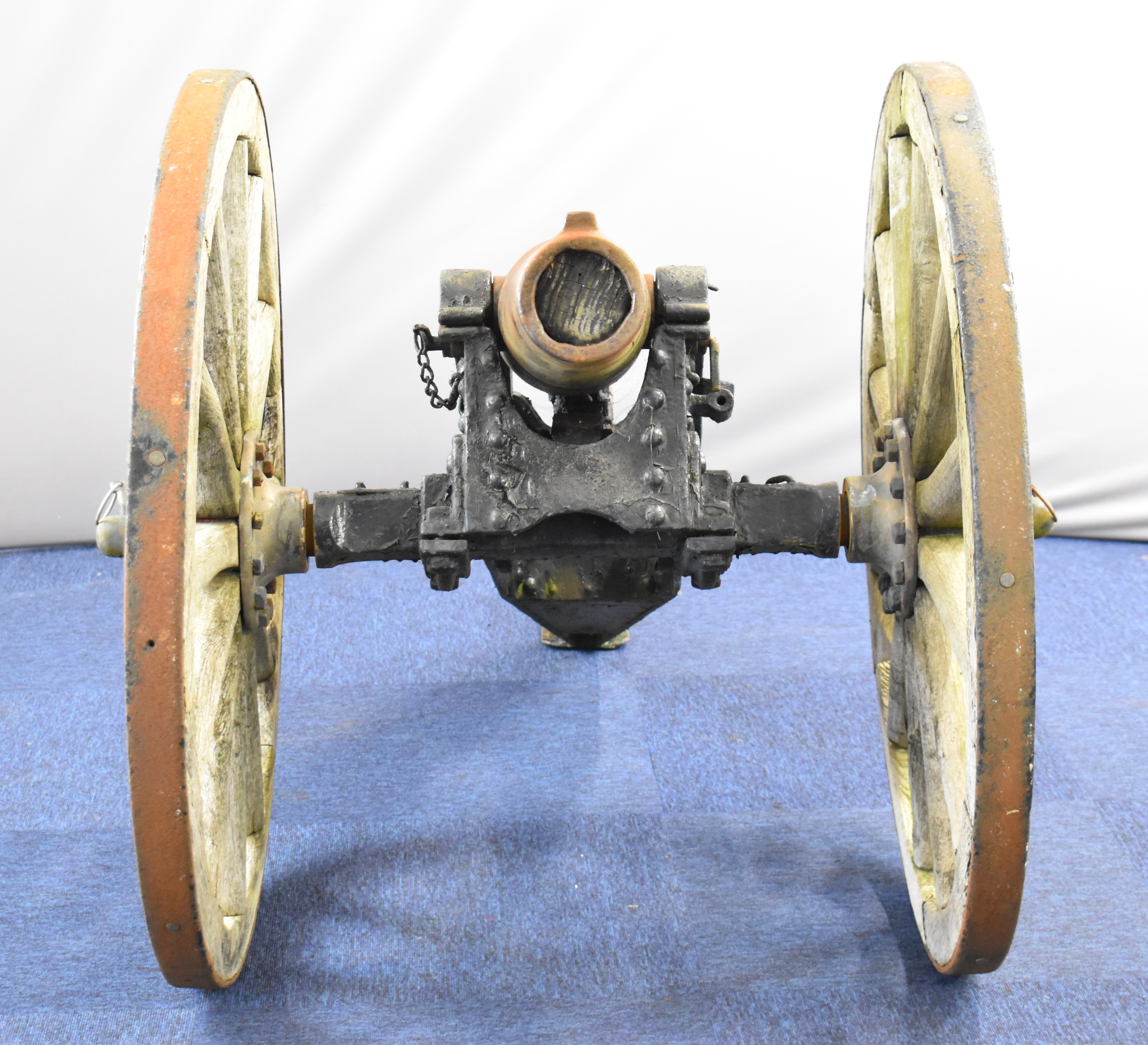 British Mark IV steel 7-pounder 200lbs RML (rifled muzzle loading) gun. The 40 inch graduated barrel - Image 4 of 13