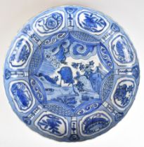 18th / 19thC Chinese Kraak porcelain charger with central decoration, diameter 31cm