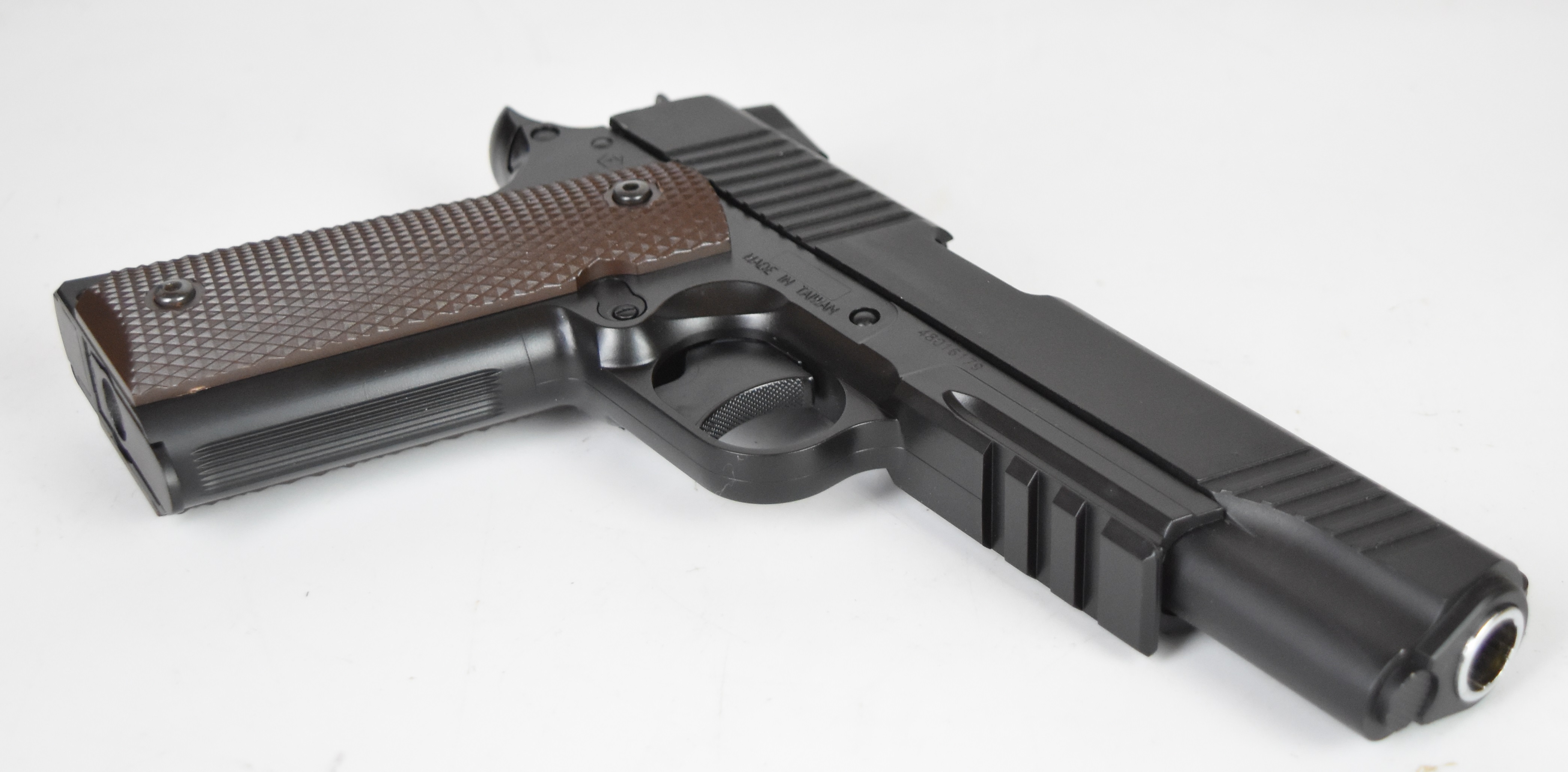 KWC M45 A1 .177 CO2 air pistol with chequered grips and 21 shot magazine, serial number 48016179, in - Image 5 of 12