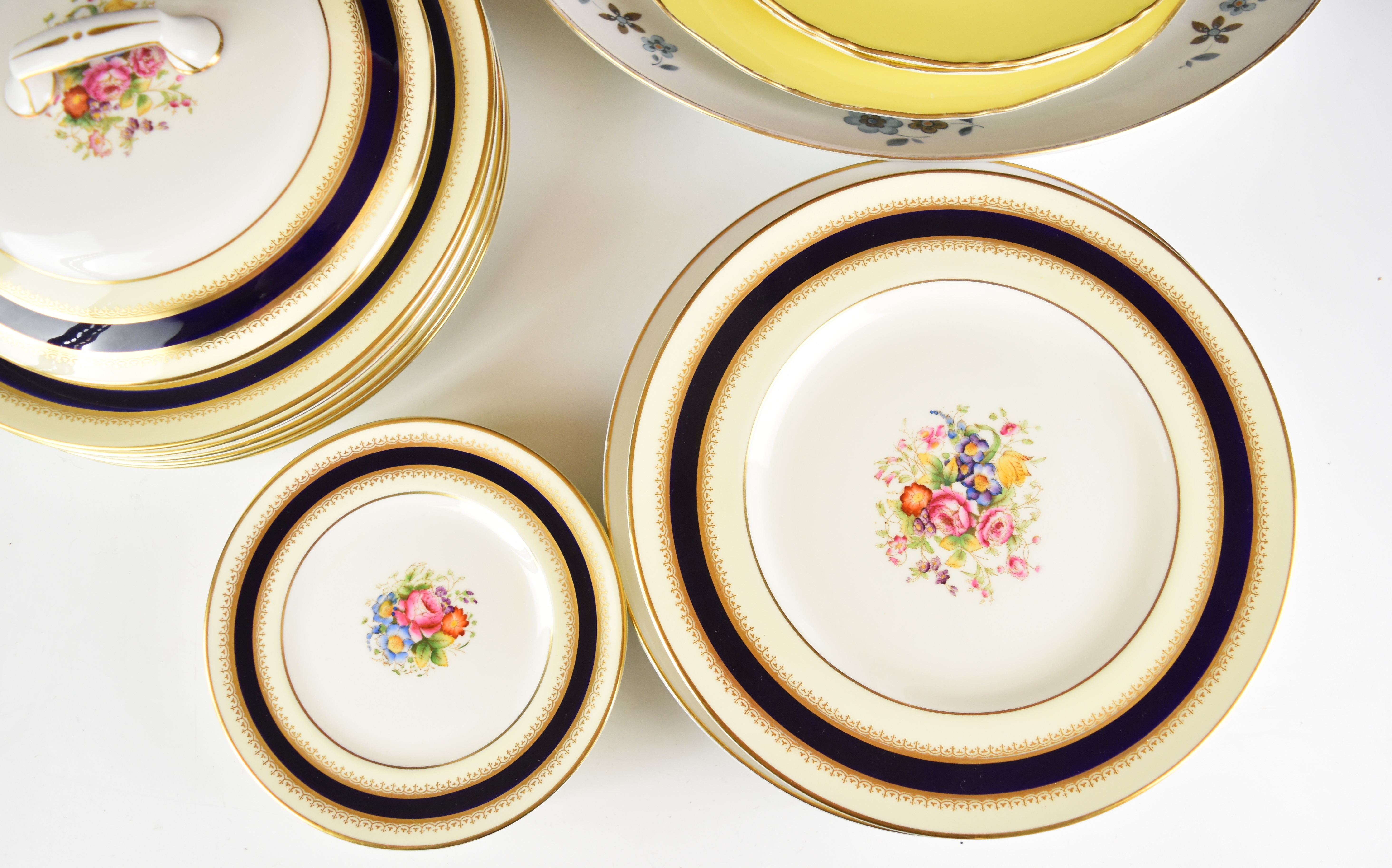 Royal Worcester dinner ware and cabinet plates decorated in Princess Royal, Pansy and Lucerne - Image 2 of 8