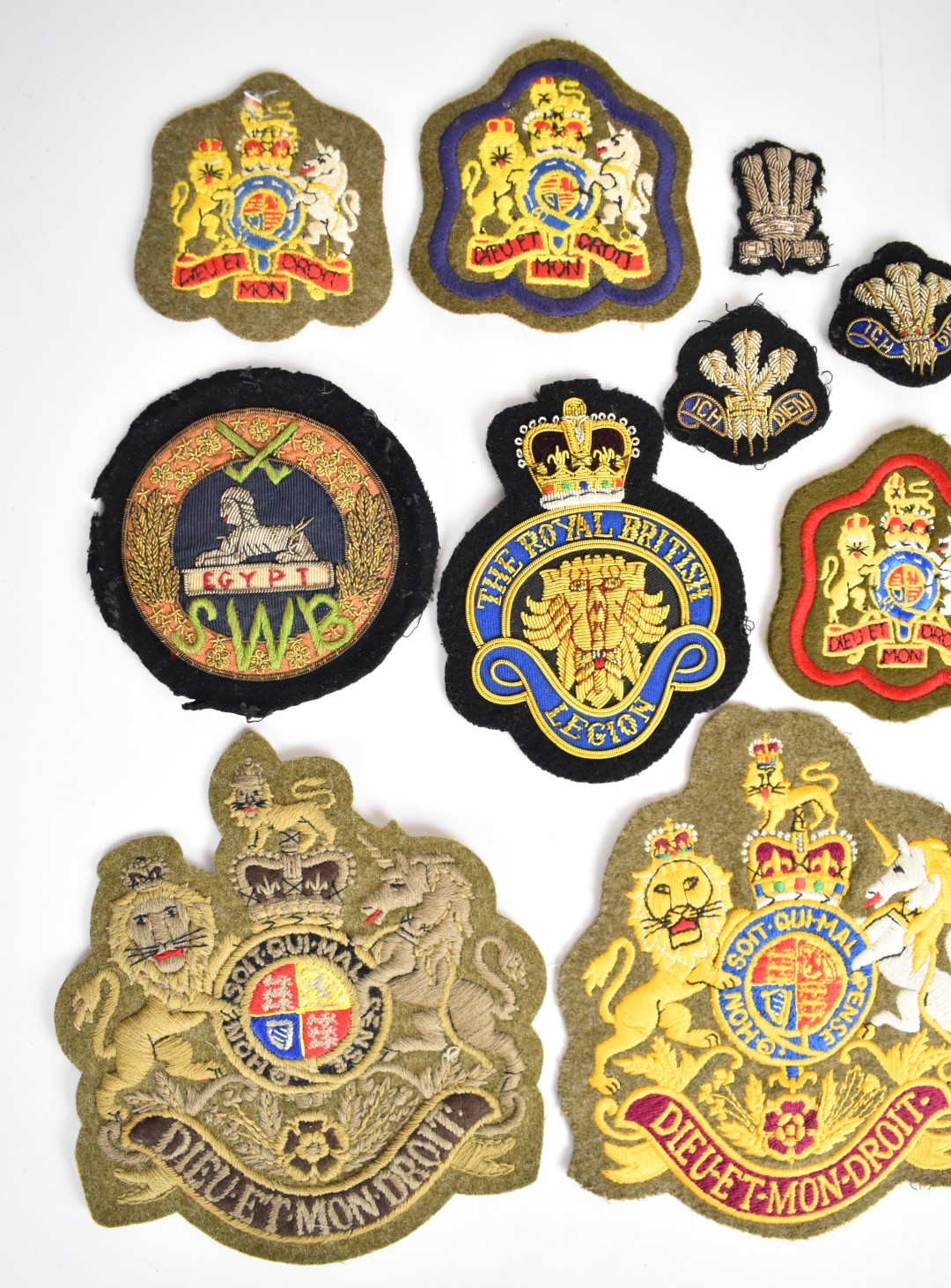 Collection of twenty nine bullion badges including South Wales Borderers, Grenadier Guards, - Image 2 of 4