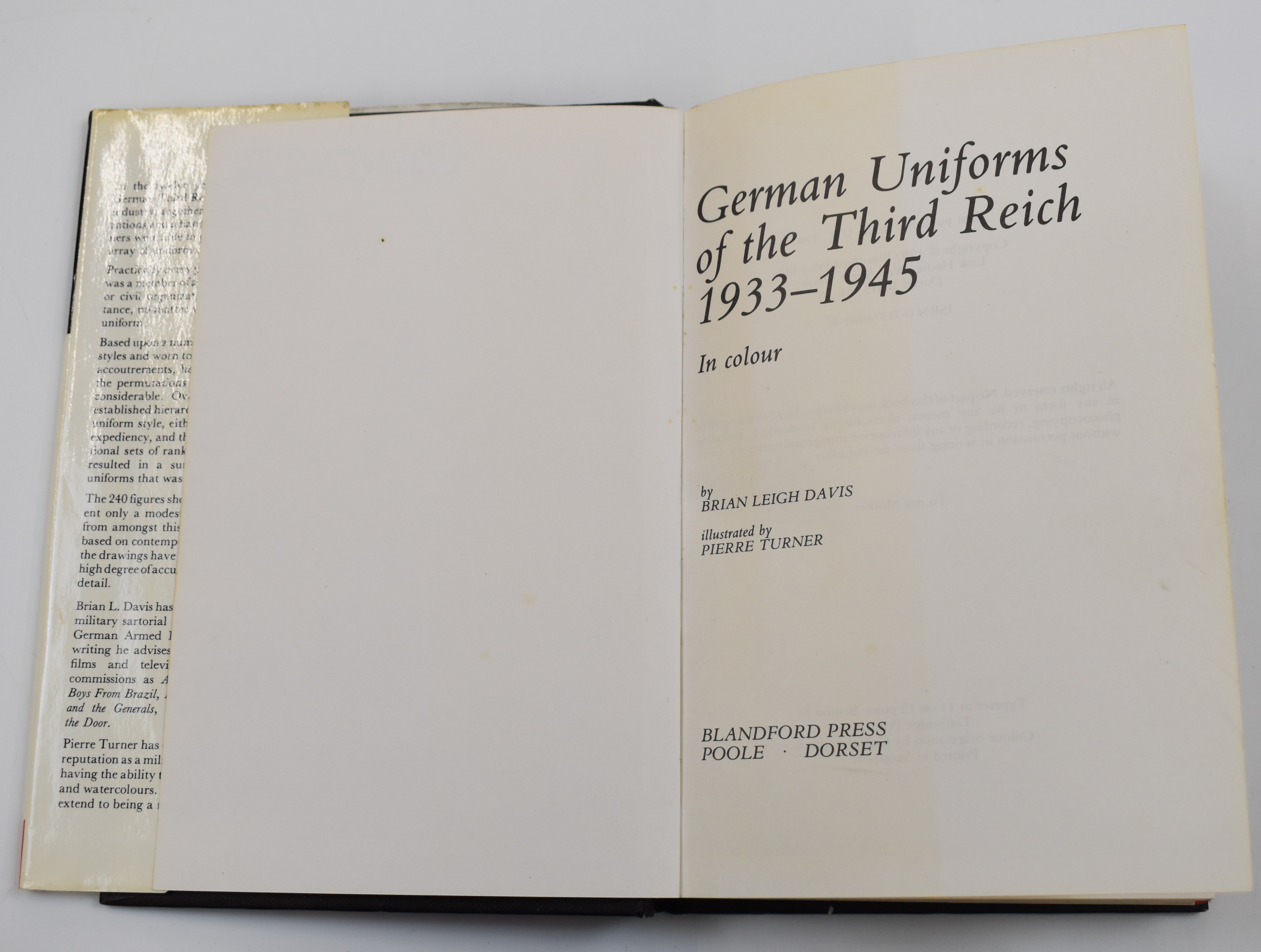 Germany Army Uniforms & Insignia 1933-1945 by Brian Davis 1977. Badges & Insignia of the Third Reich - Image 6 of 6