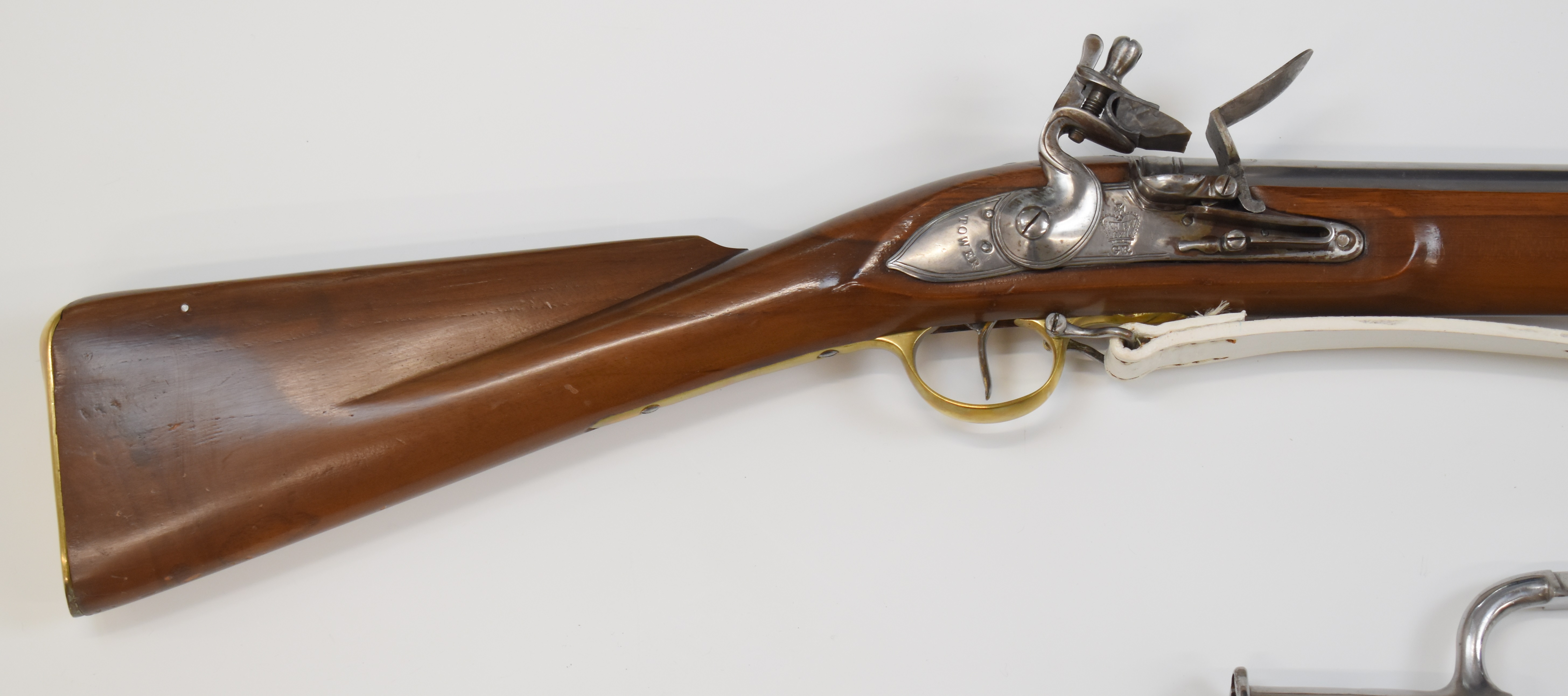 British Brown Bess flintlock musket with 'Tower' and crown over 'GR' cypher to the lock, brass - Image 3 of 10