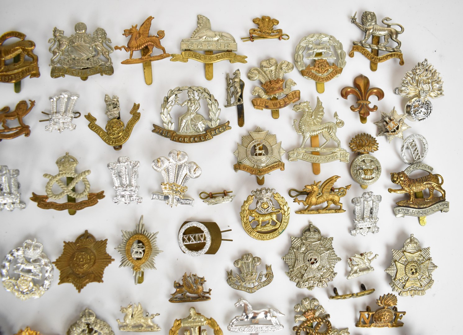Large collection of approximately 100 British Army cap badges including Middlesex Regiment, - Image 4 of 5