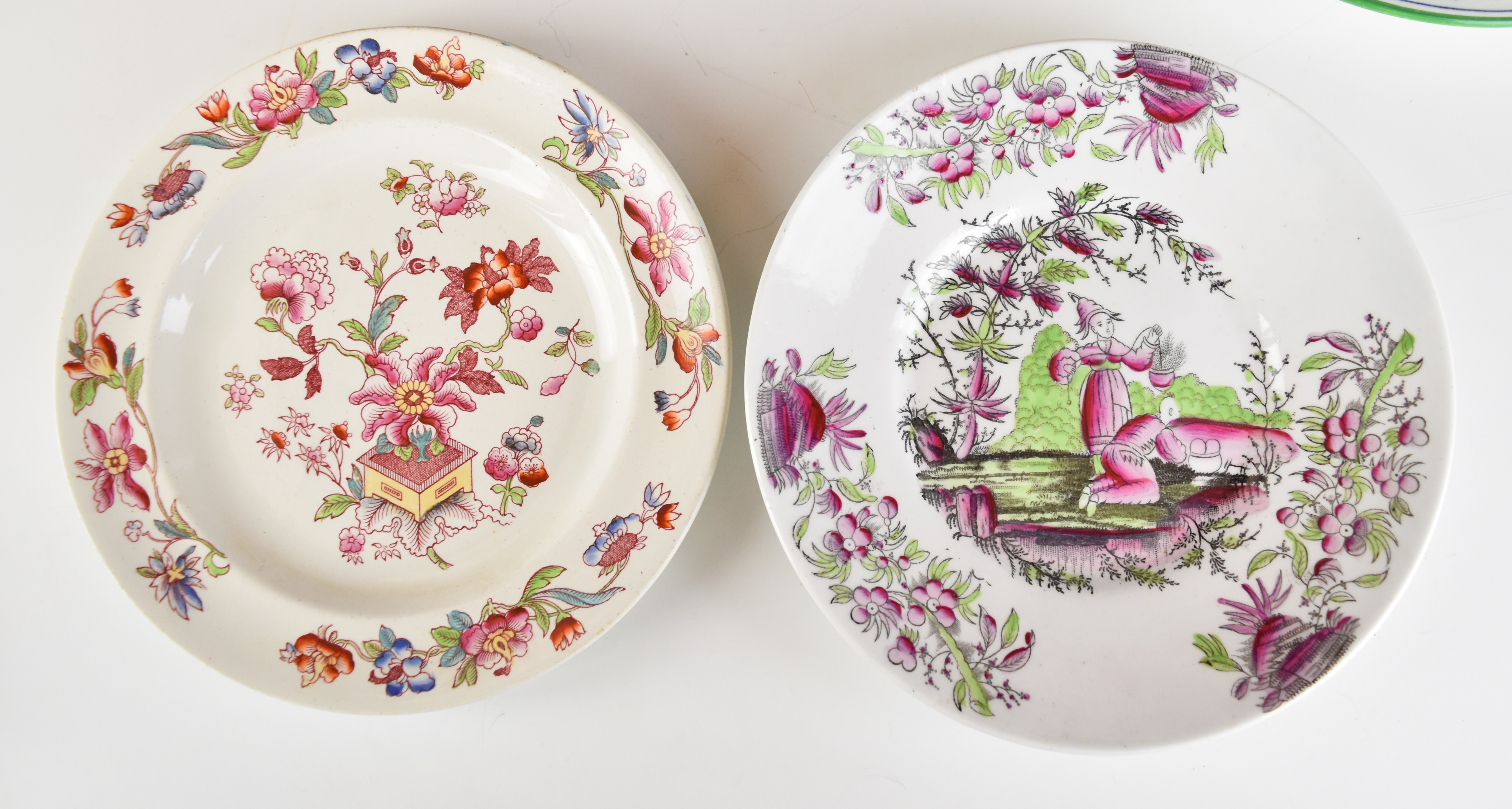 Collection of ceramics including Copeland cabinet plates, Silvester pattern tureen stand, hand - Image 5 of 10