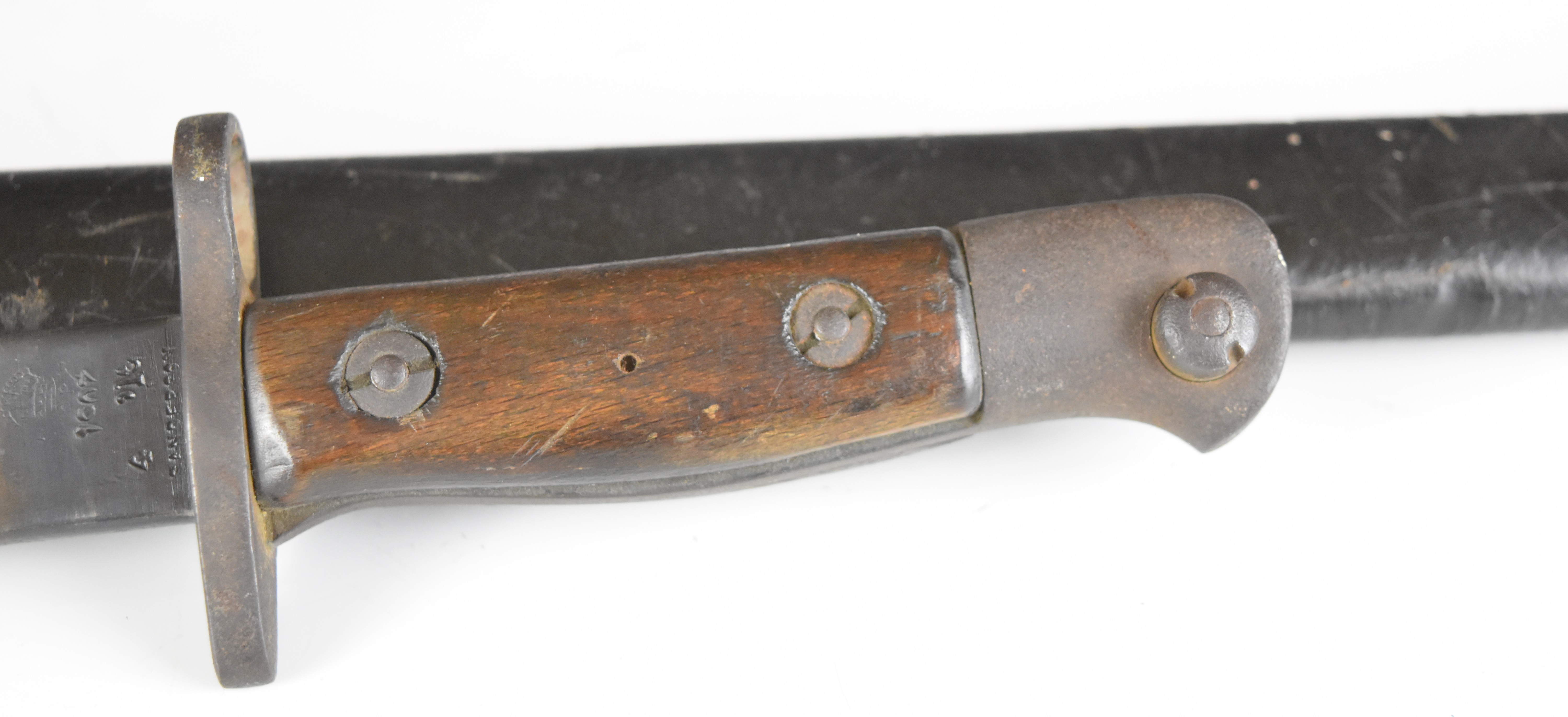 British WW1 1907 sword bayonet by Sanderson, with some good stamps to the ricasso, 43cm fullered - Image 12 of 16