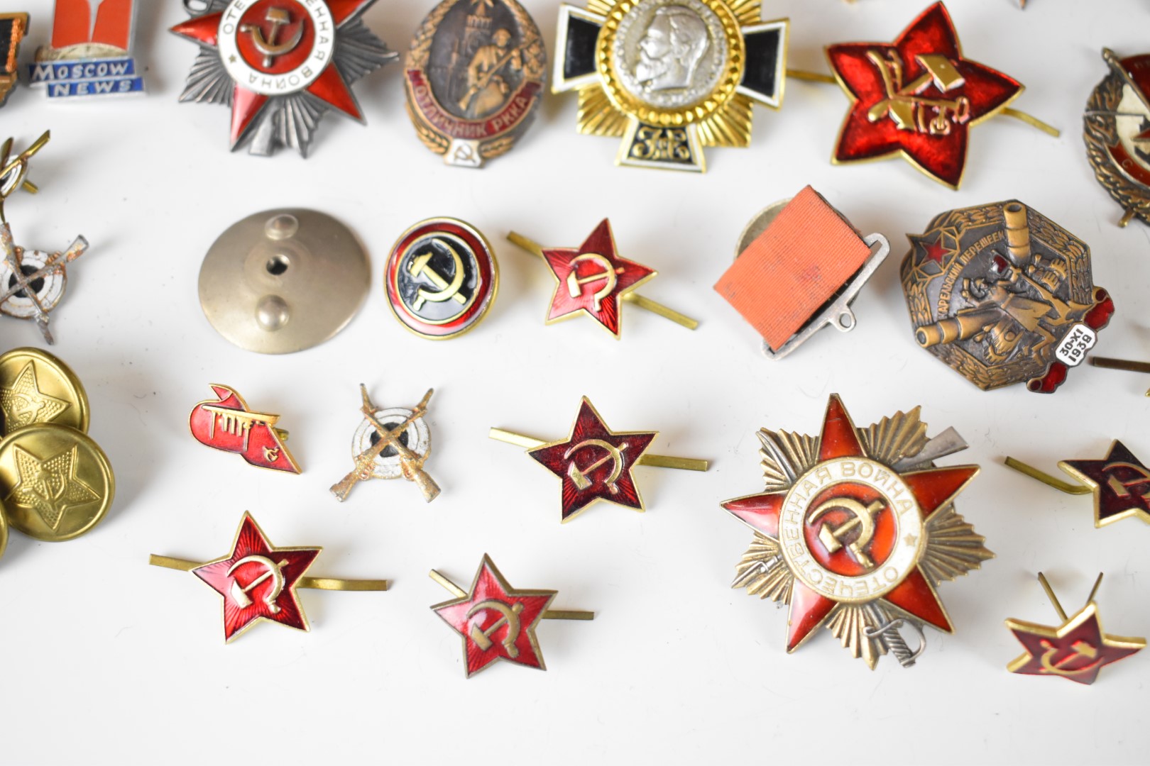 Approximately 30 Russian enamel badges including Liberation of Belgrade, Order of the Red Star and - Image 10 of 14