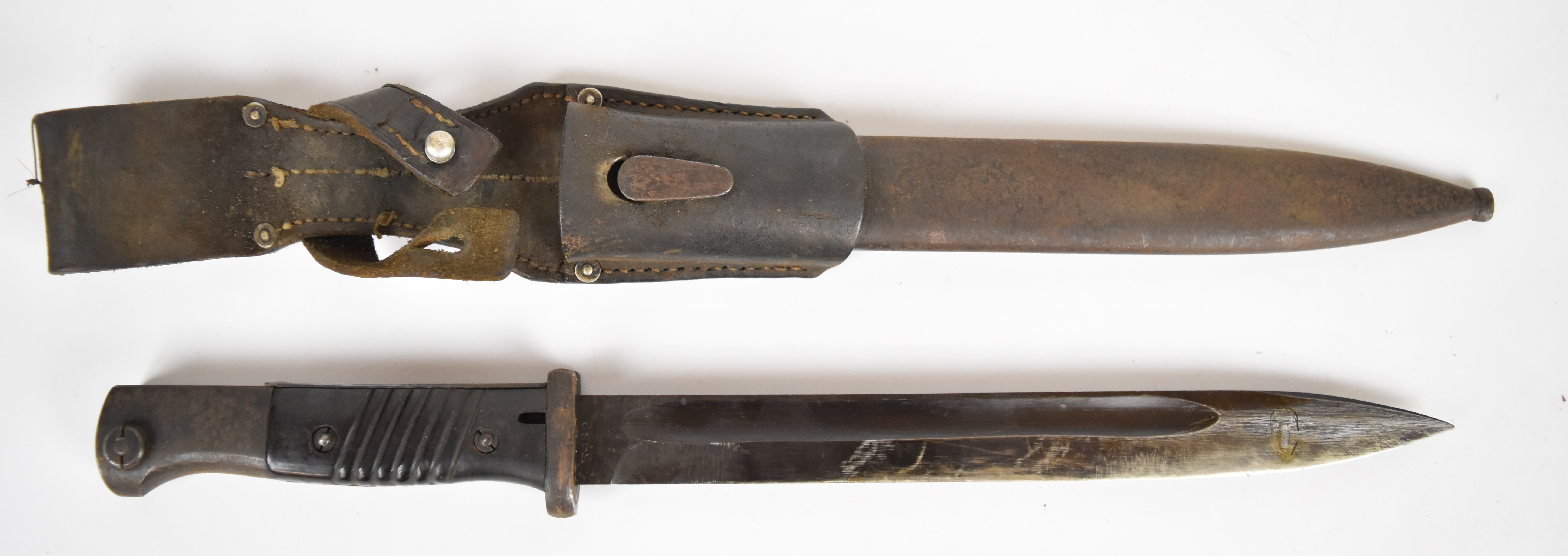 German WW2 K98 bayonet with Bakelite grips, flashguard, 43 cgh and 3769 to ricasso, 25cm fullered - Image 11 of 20