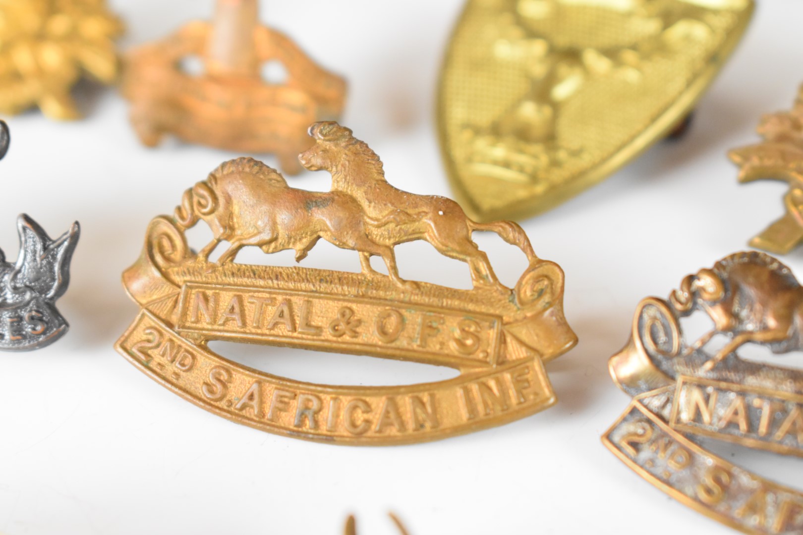 Approximately 20 South African collar badges including 2nd South African Infantry, one with G&S - Image 7 of 7