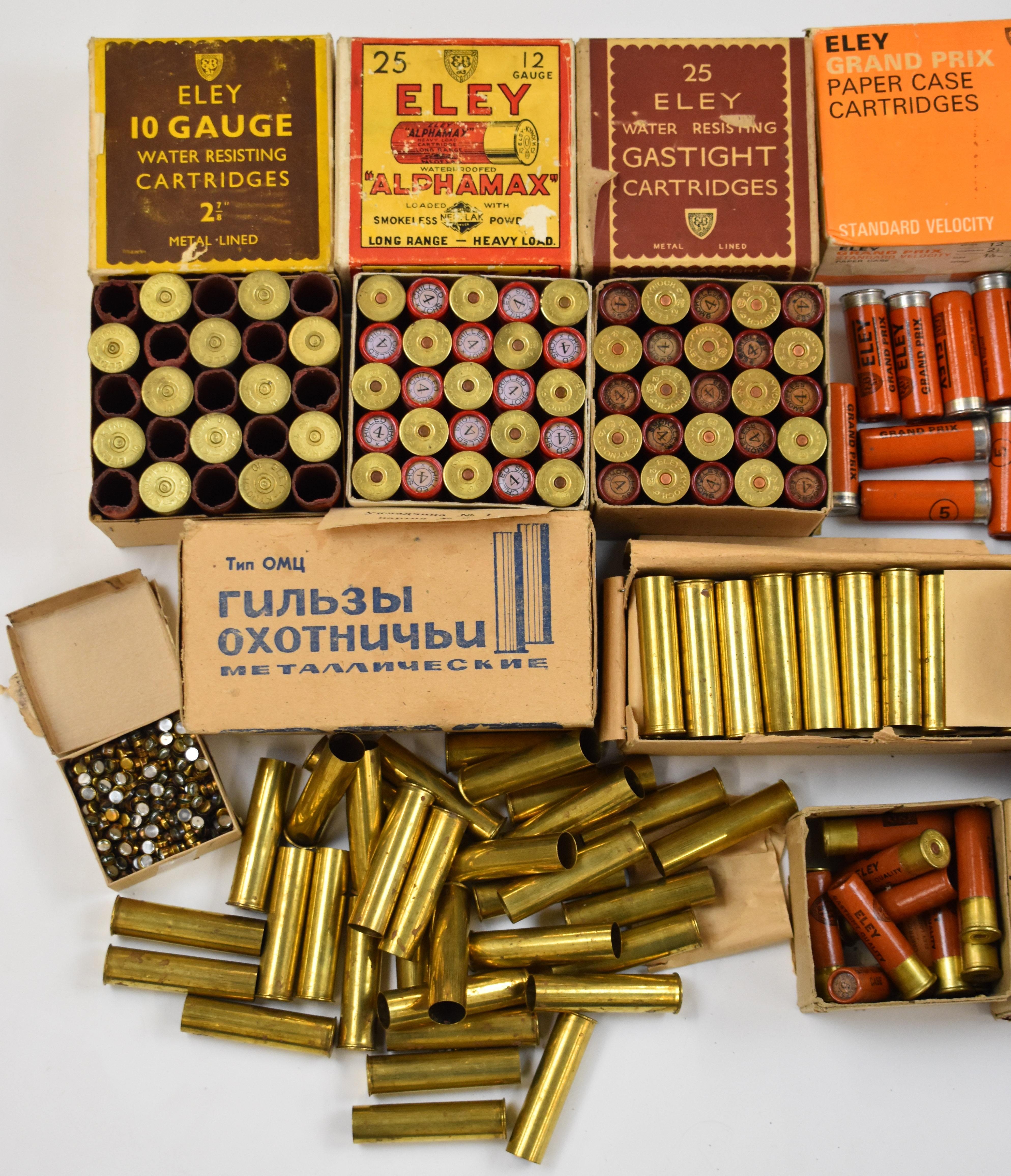 Over one-hundred-and-fifty collector's shotgun cartridges including Eley Alphamax, Eley 10 Gauge, - Bild 2 aus 3
