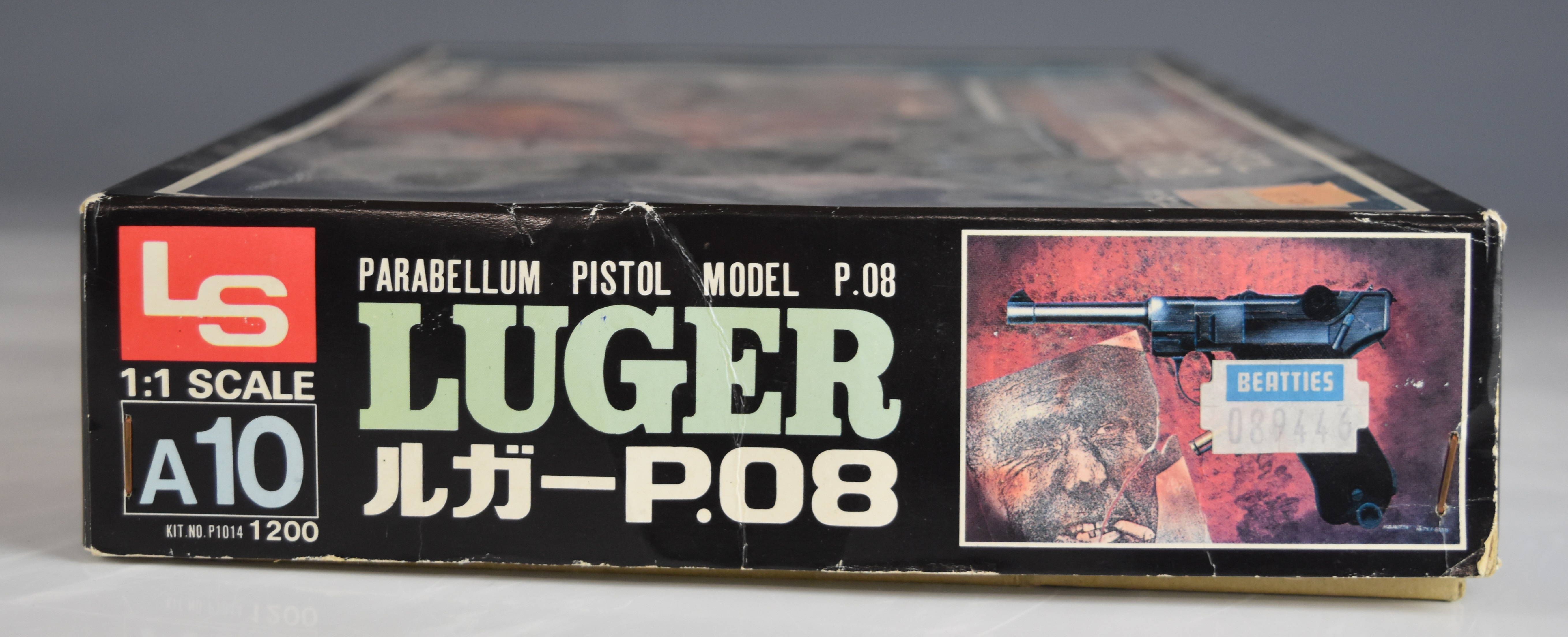 LS 1:1 scale Luger Parabellum Pistol Model M08 plastic model kit, in original box. - Image 4 of 4