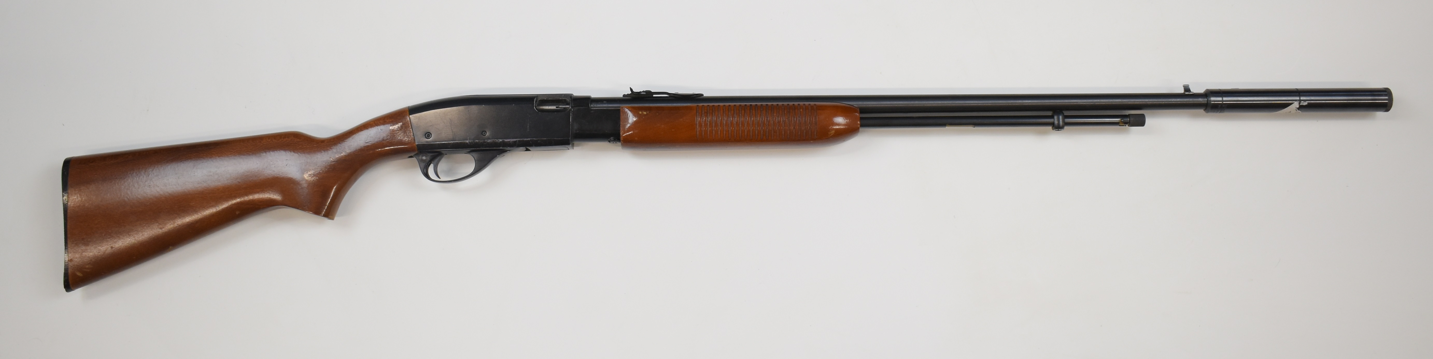 Remington Fieldmaster Model 572 .22 pump-action rifle with adjustable sights, semi-pistol grip, - Image 2 of 10