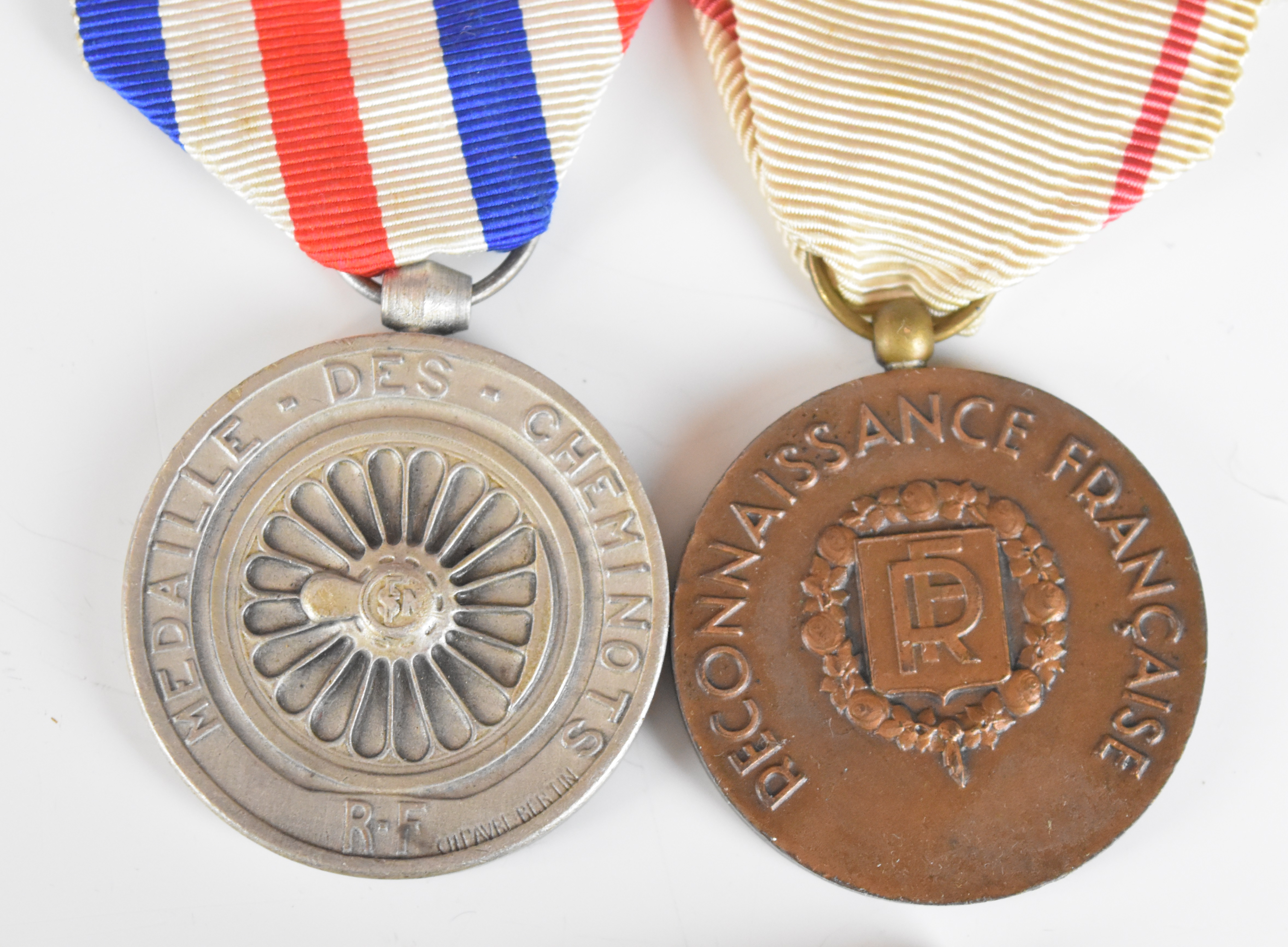 Ten French WW2 era medals including Gratitude Medal, Alsace Medal, Railway Medal, Red Cross Medal - Image 3 of 9