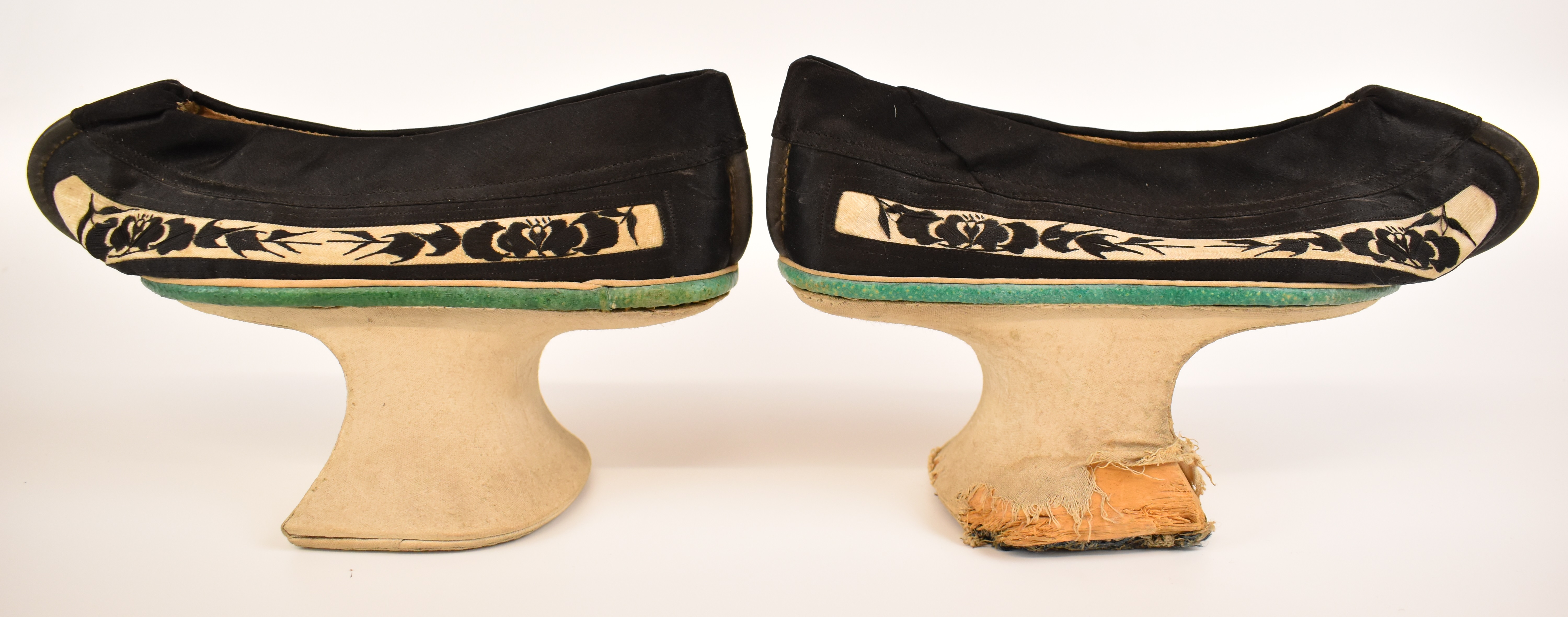 Pair of 19thC Chinese embroidered platform shoes, height 31 x length 21cm - Image 2 of 7