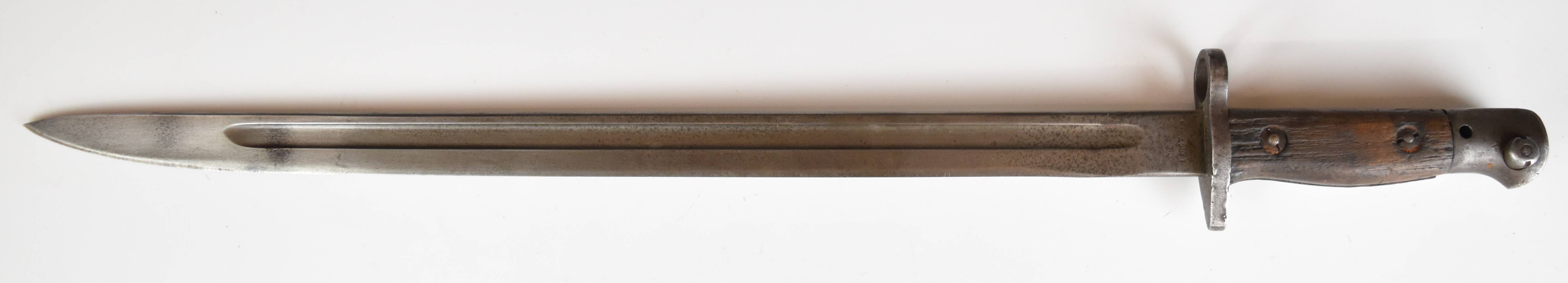 British WW1 1907 pattern bayonet with good stamps to ricasso and 43cm fullered straight blade. - Image 2 of 8
