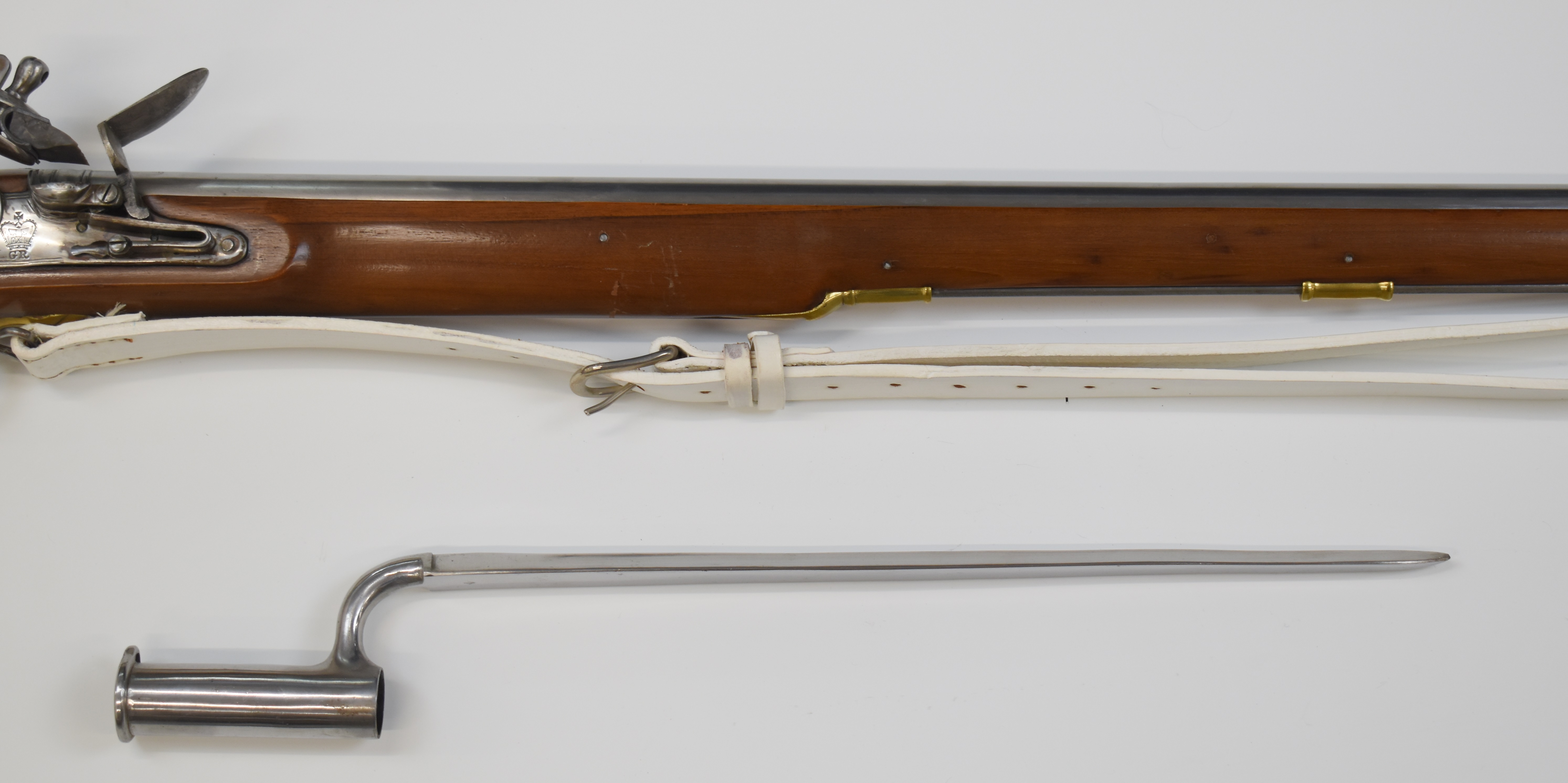 British Brown Bess flintlock musket with 'Tower' and crown over 'GR' cypher to the lock, brass - Image 4 of 10